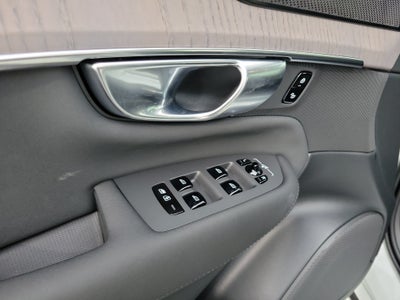 2026 Volvo XC90 Plug-In Hybrid Ultra Dark Theme