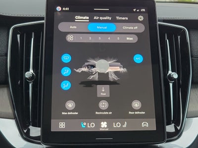 2026 Volvo XC90 Plug-In Hybrid Ultra Dark Theme
