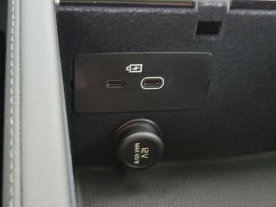 2026 Volvo XC90 Plug-In Hybrid Ultra Dark Theme