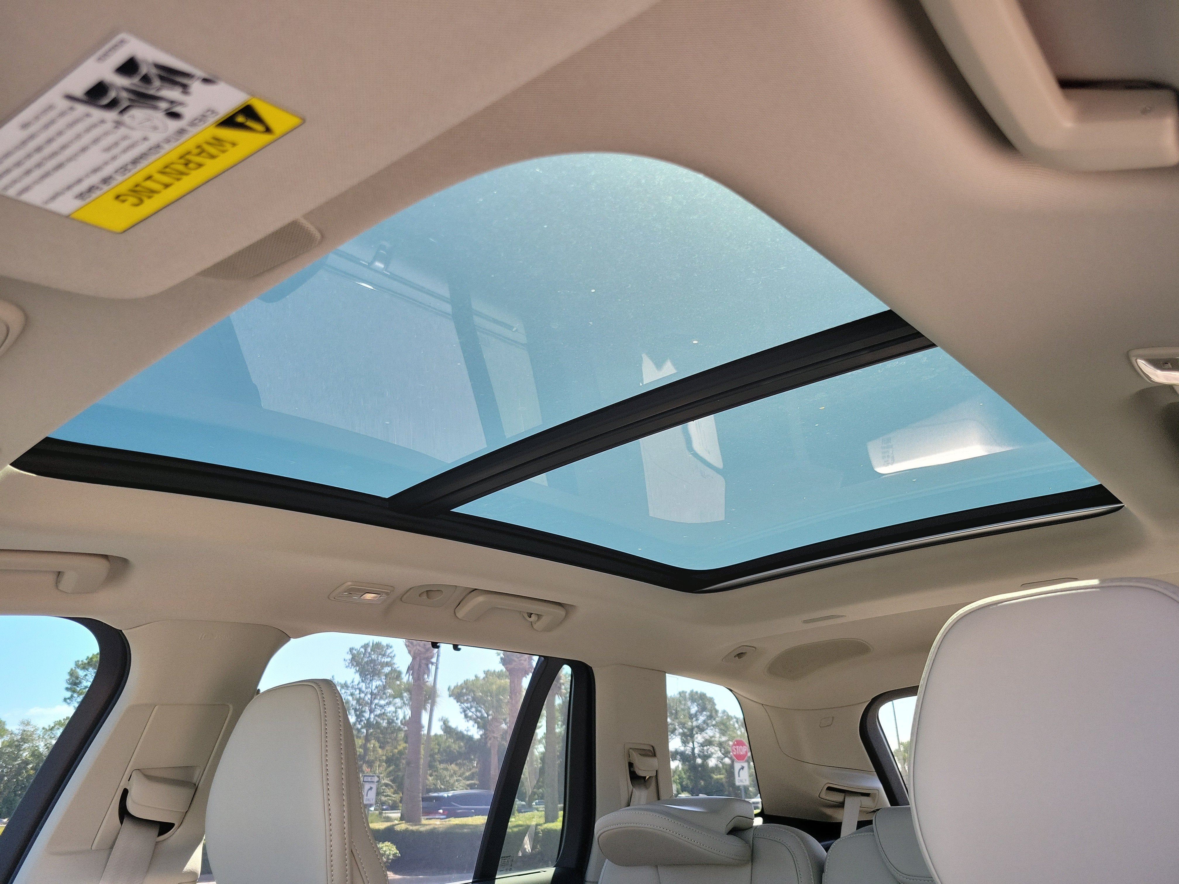 2026 Volvo XC90 Plug-In Hybrid Ultra Dark Theme