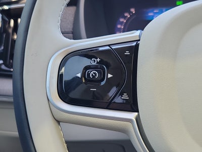 2026 Volvo XC90 Plug-In Hybrid Ultra Dark Theme