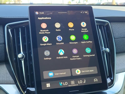 2026 Volvo XC90 Plug-In Hybrid Ultra Dark Theme