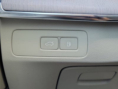 2026 Volvo XC90 Plug-In Hybrid Ultra Dark Theme