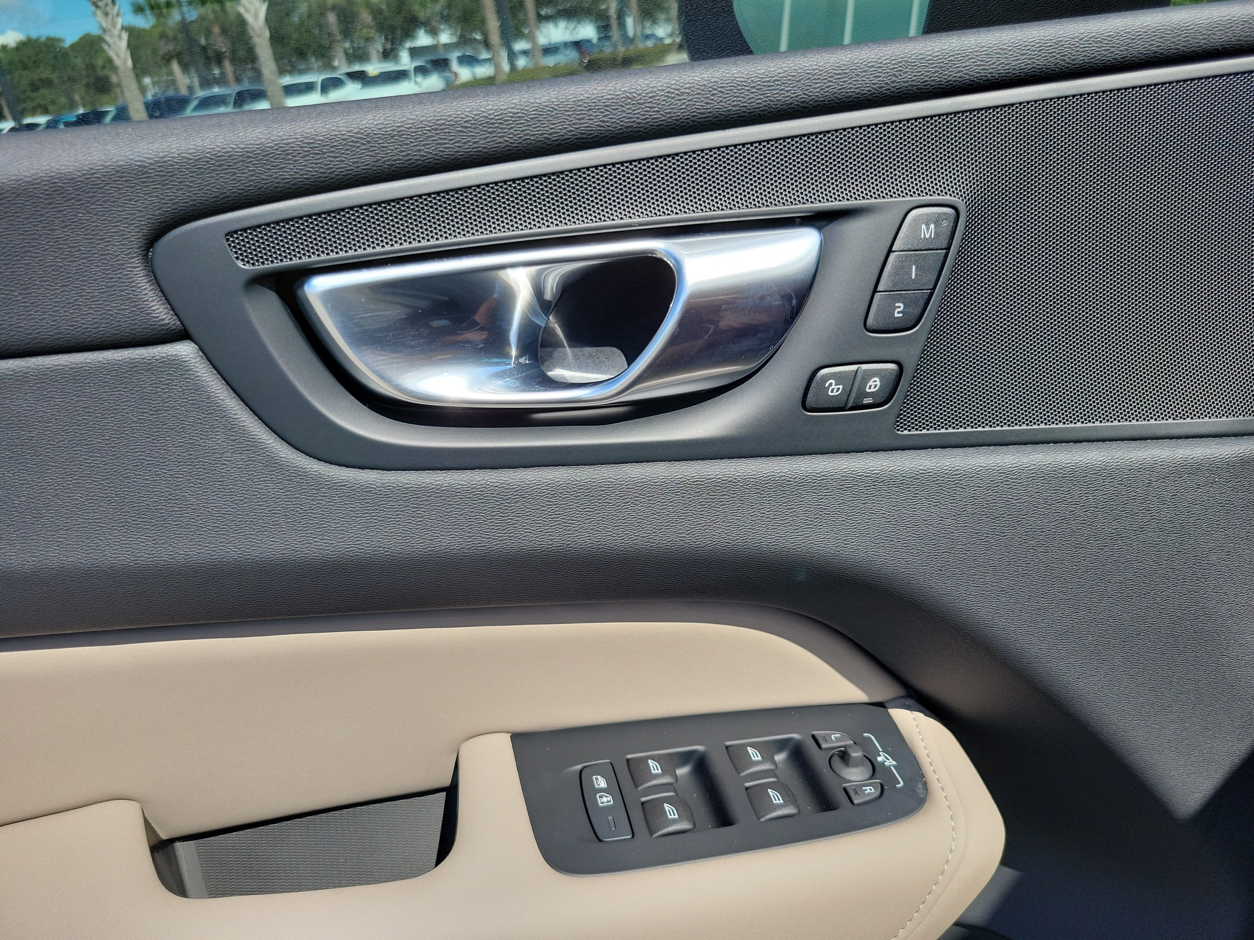2026 Volvo XC60 Plug-In Hybrid Plus
