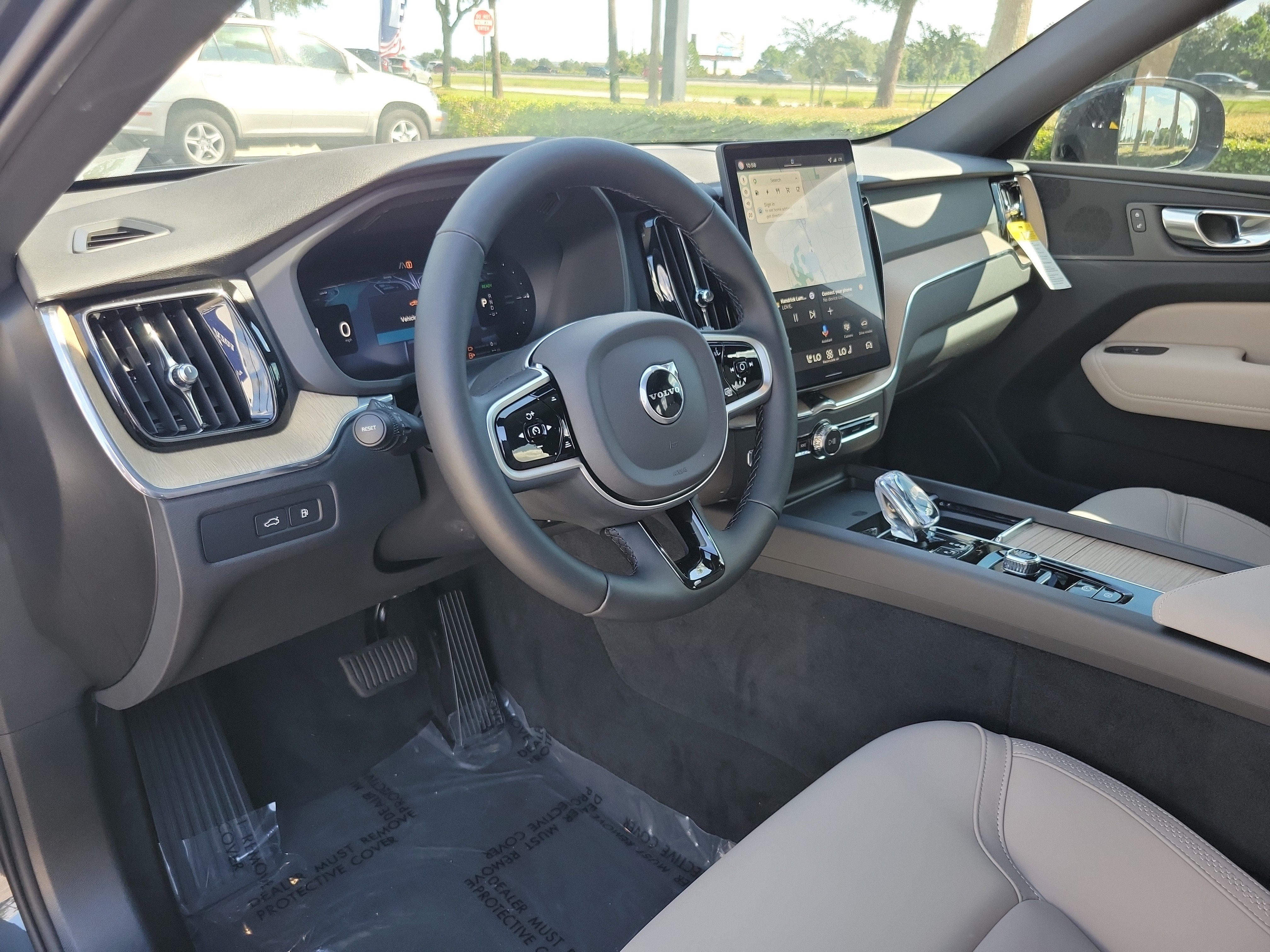 2026 Volvo XC60 Plug-In Hybrid Plus