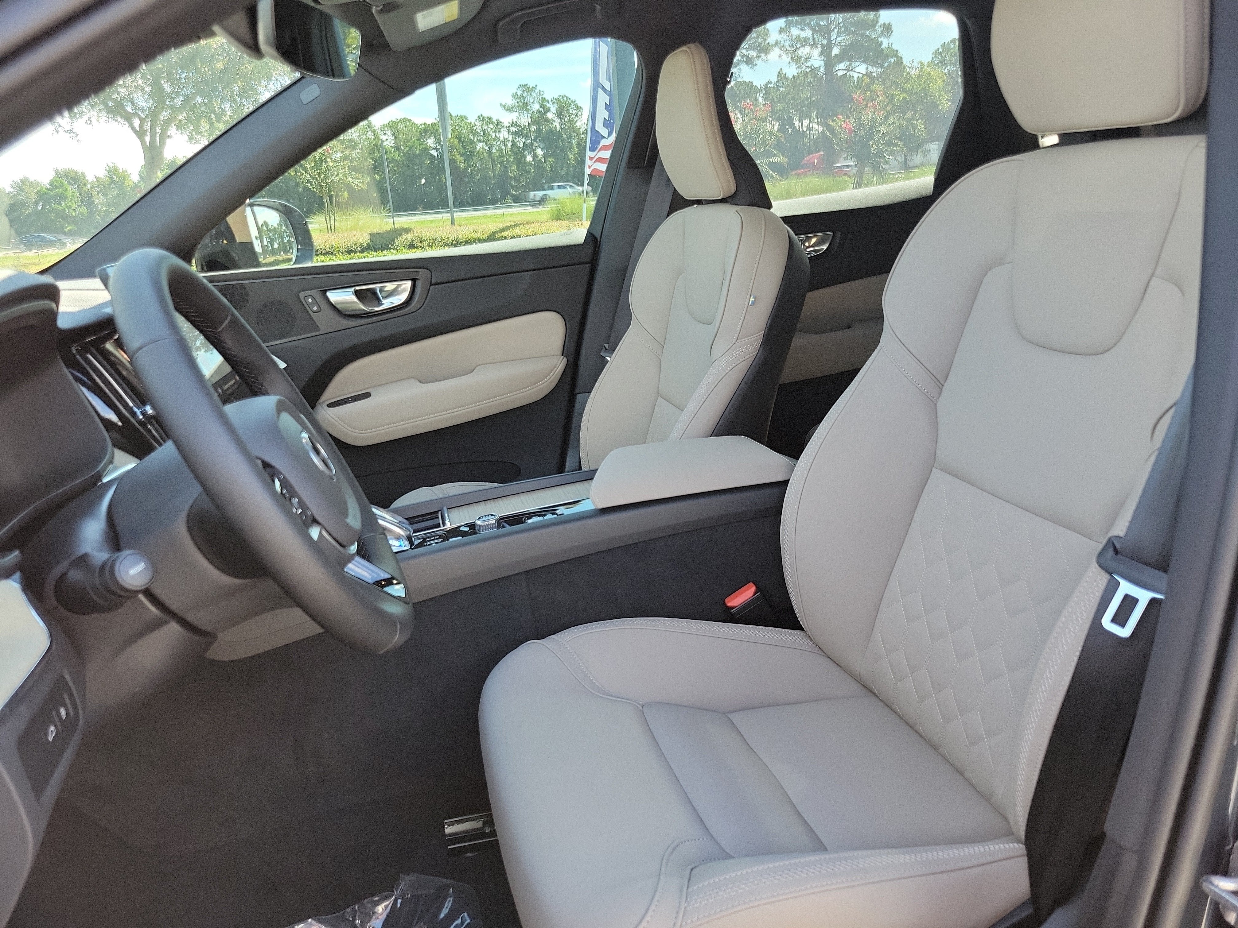 2026 Volvo XC60 Plug-In Hybrid Plus