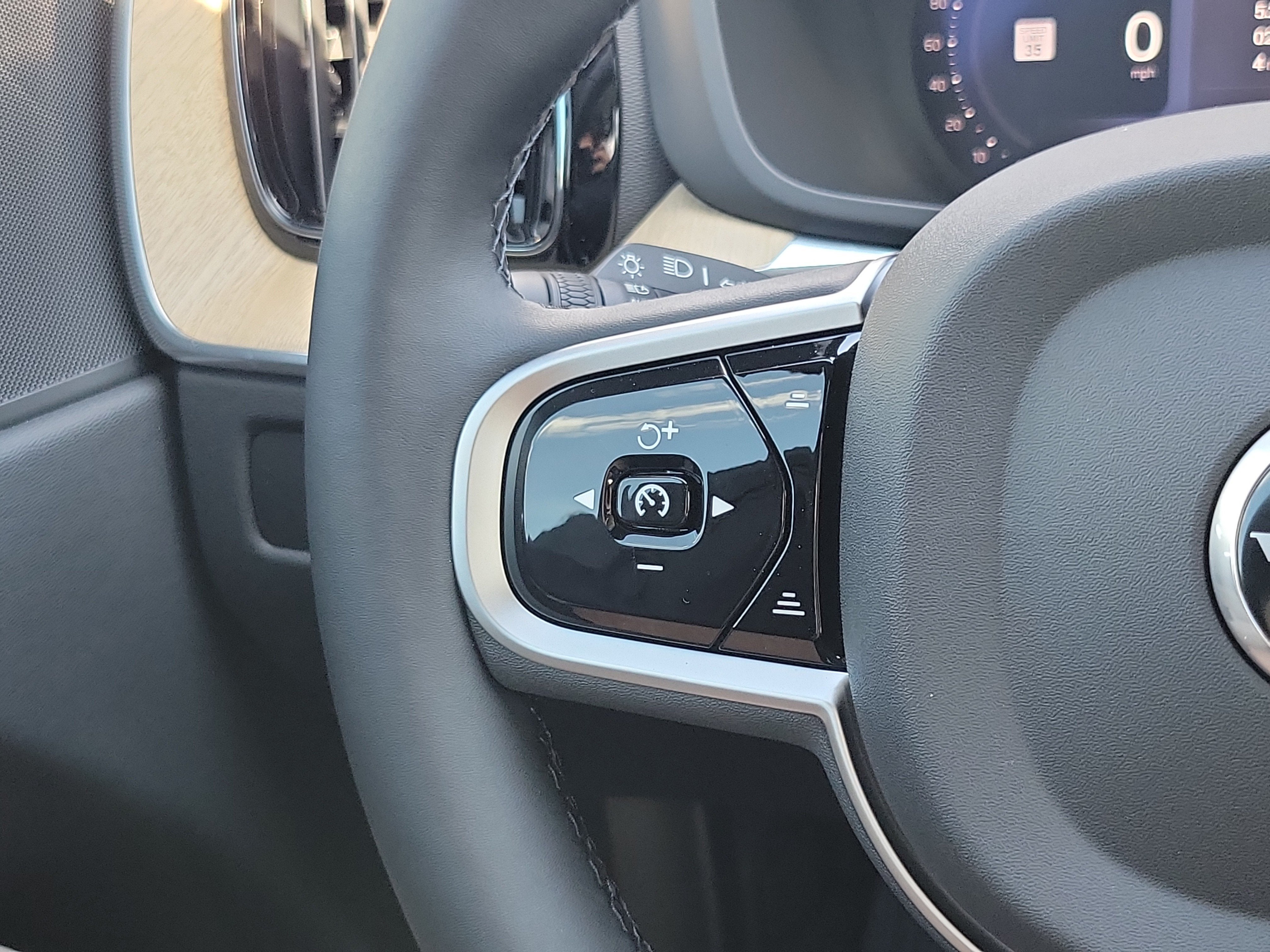2026 Volvo XC60 Plug-In Hybrid Plus