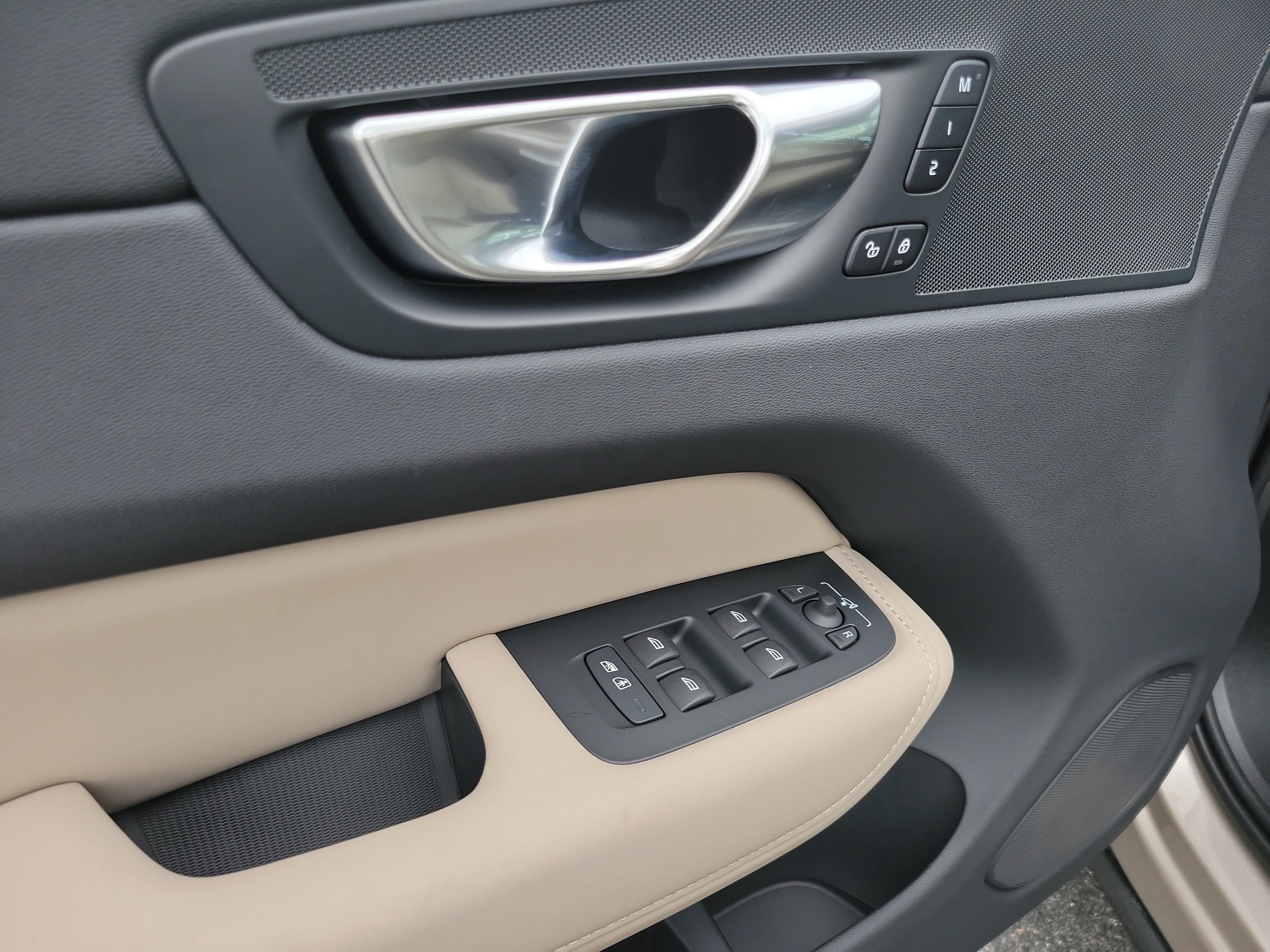 2026 Volvo XC60 Plug-In Hybrid Plus