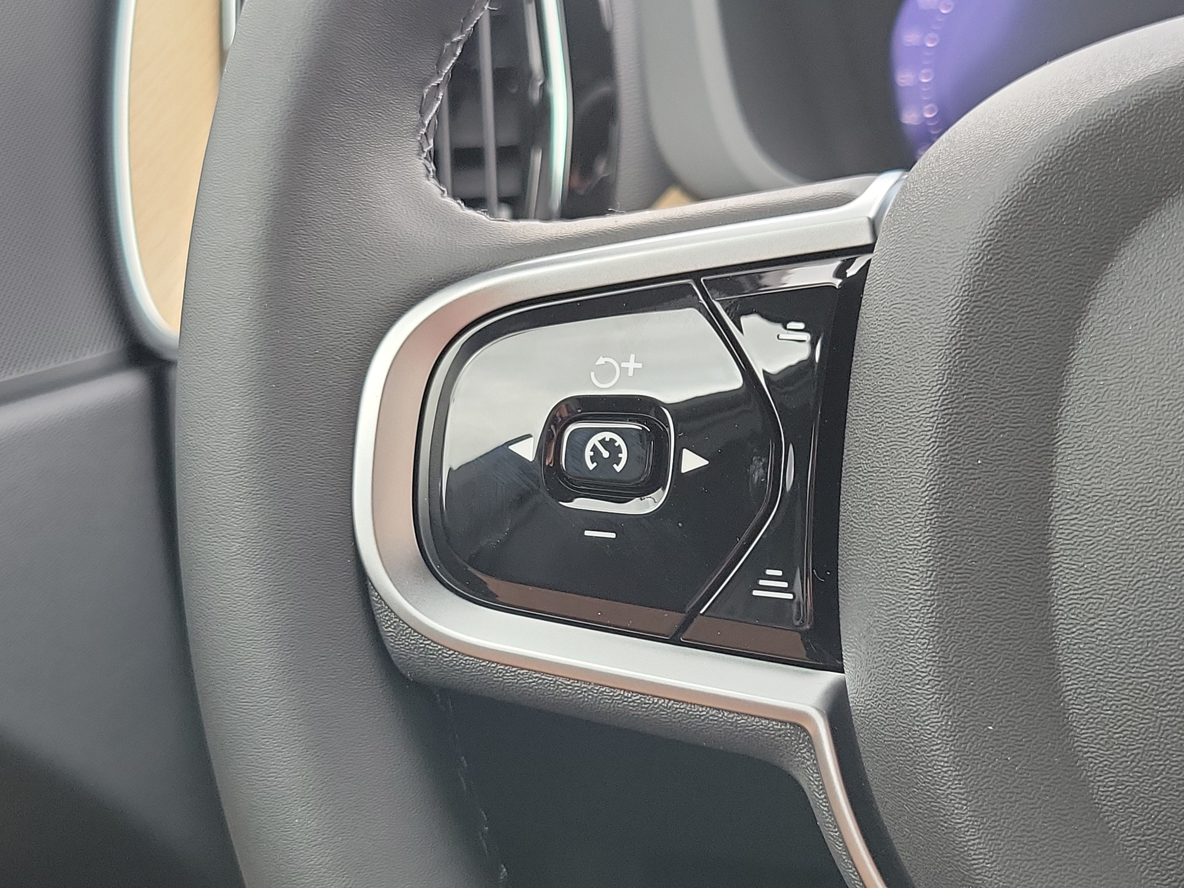 2026 Volvo XC60 Plug-In Hybrid Plus