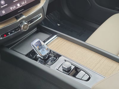 2026 Volvo XC60 Plug-In Hybrid Plus