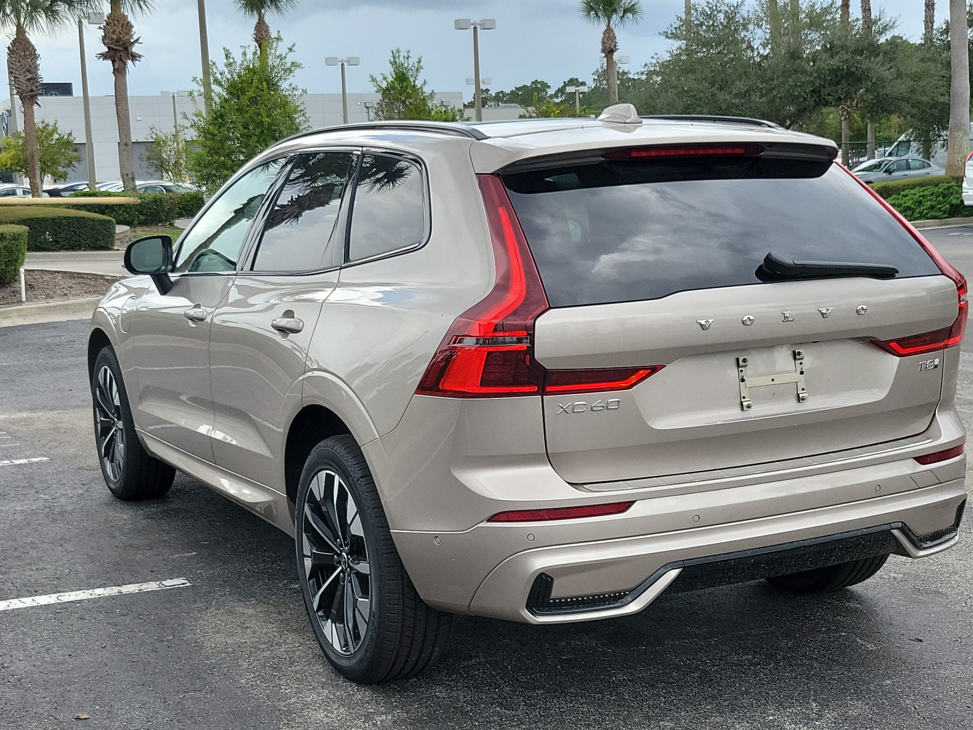 2026 Volvo XC60 Plug-In Hybrid Plus