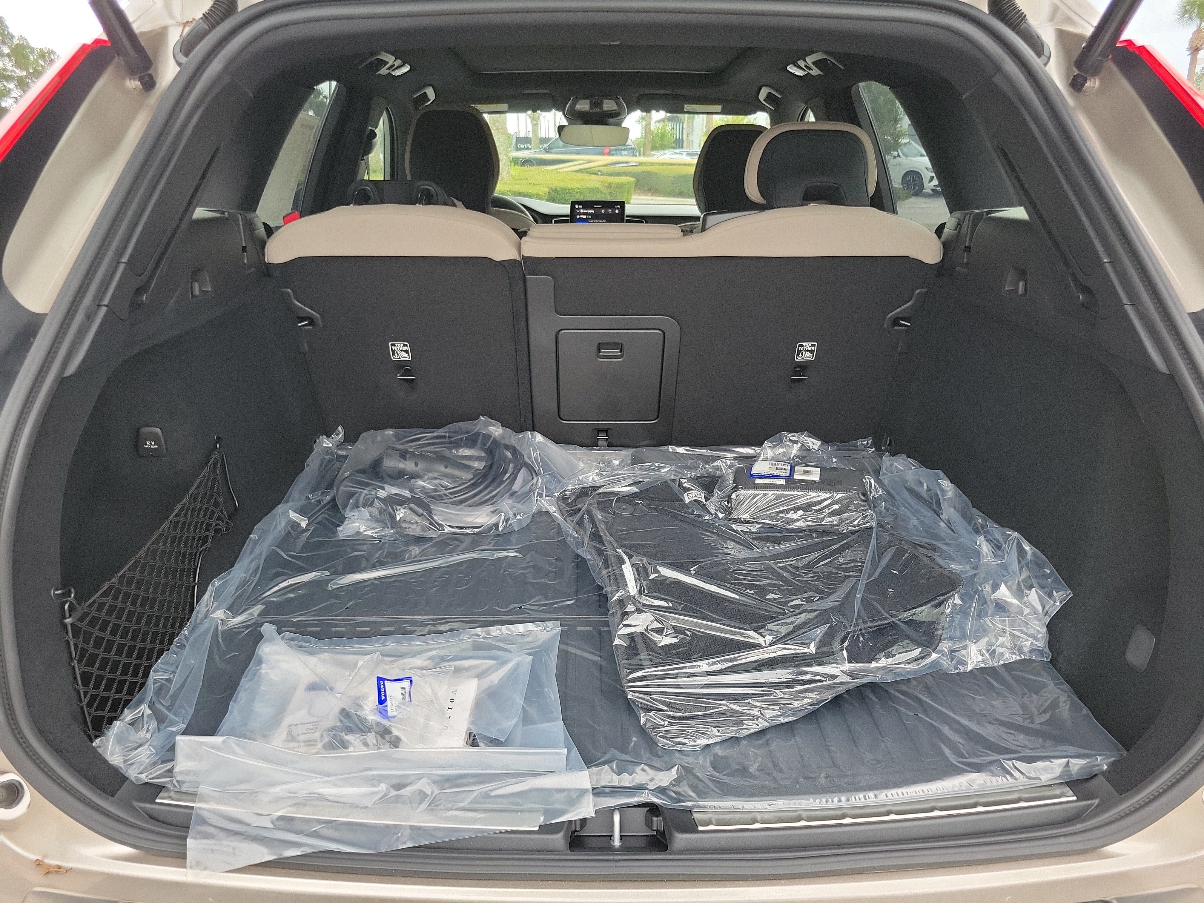 2026 Volvo XC60 Plug-In Hybrid Plus