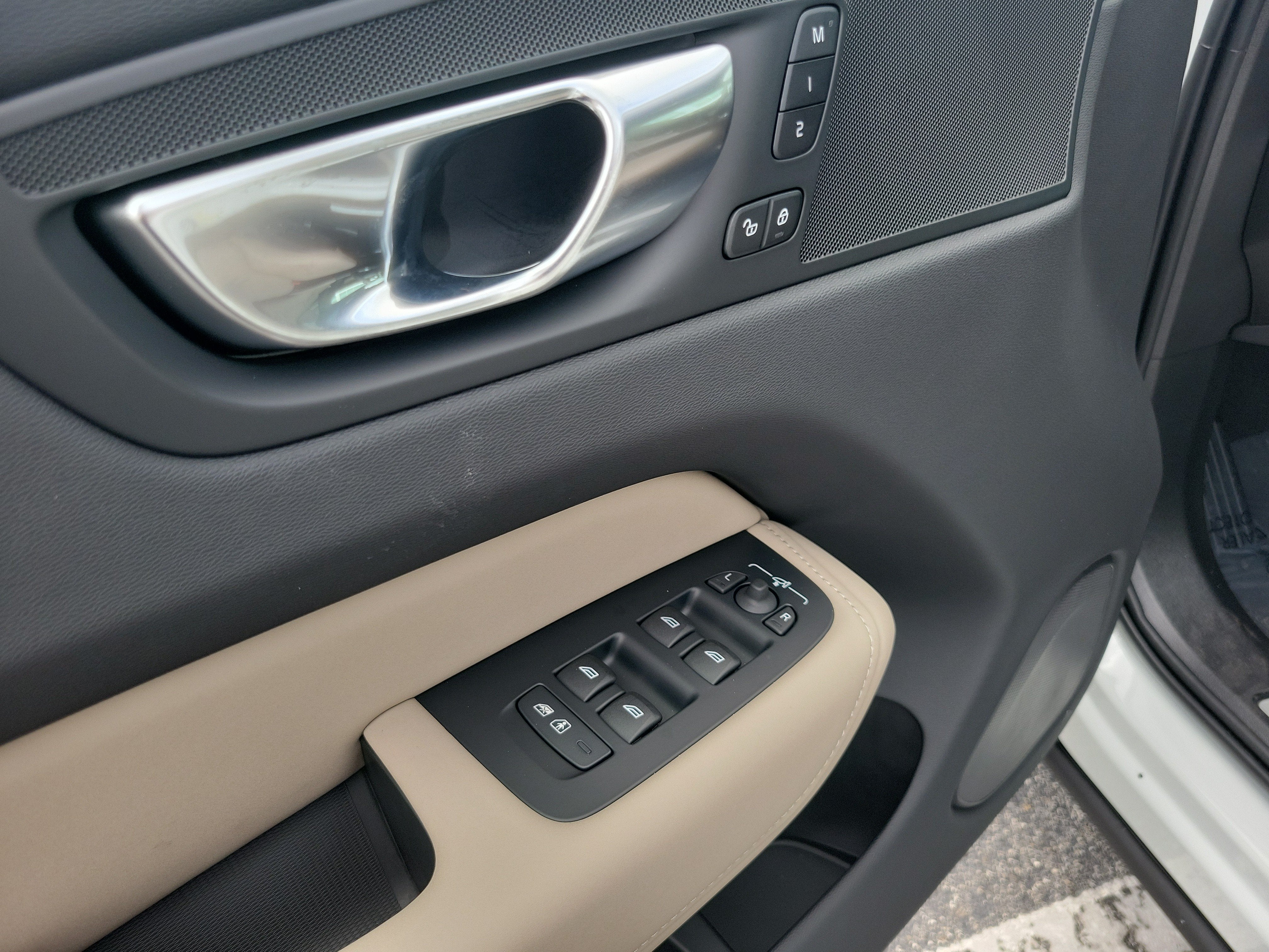 2026 Volvo XC60 Plug-In Hybrid Plus