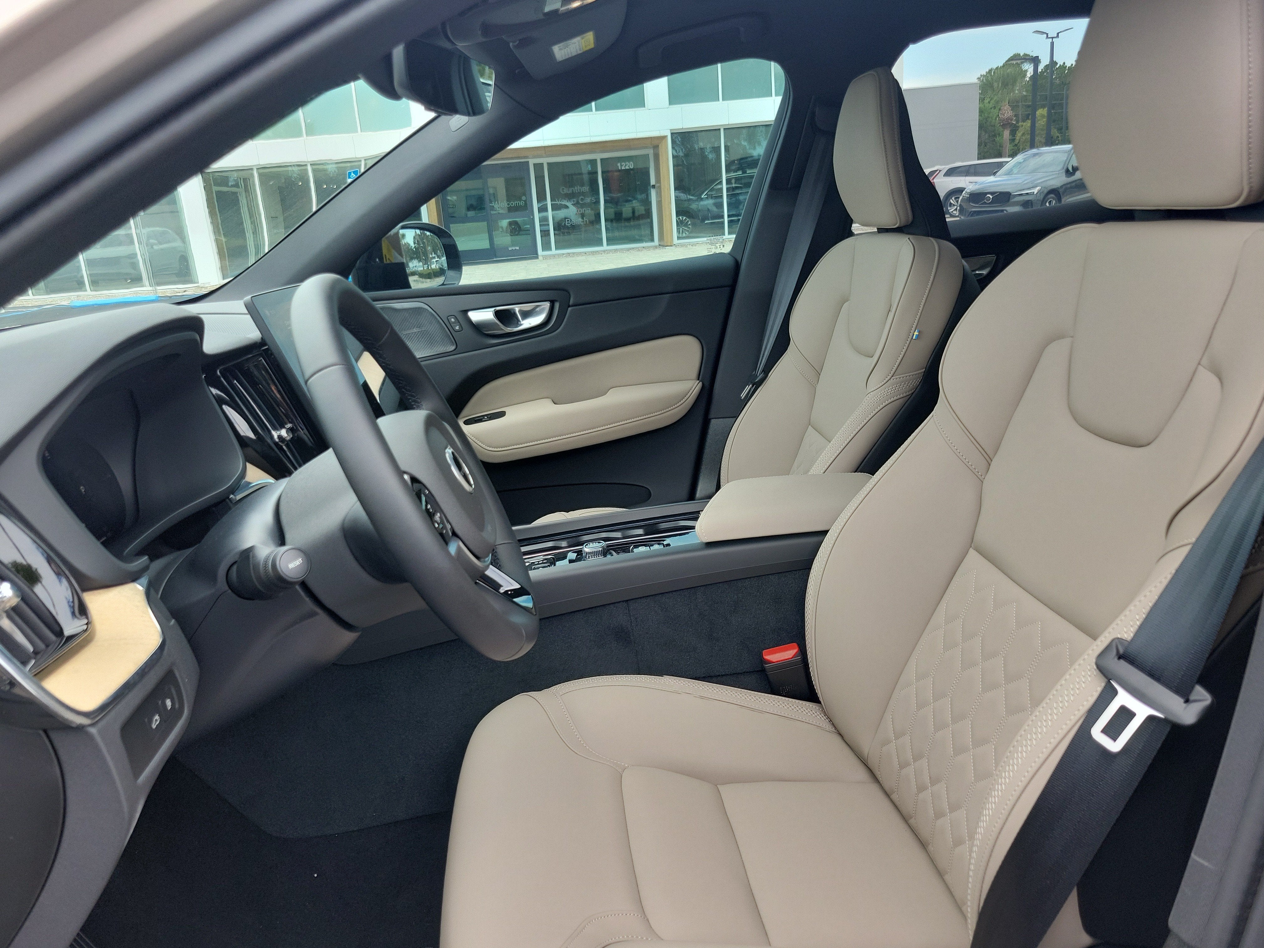 2026 Volvo XC60 Plug-In Hybrid Plus
