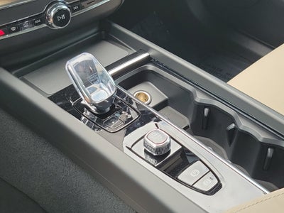 2026 Volvo XC60 Plug-In Hybrid Plus