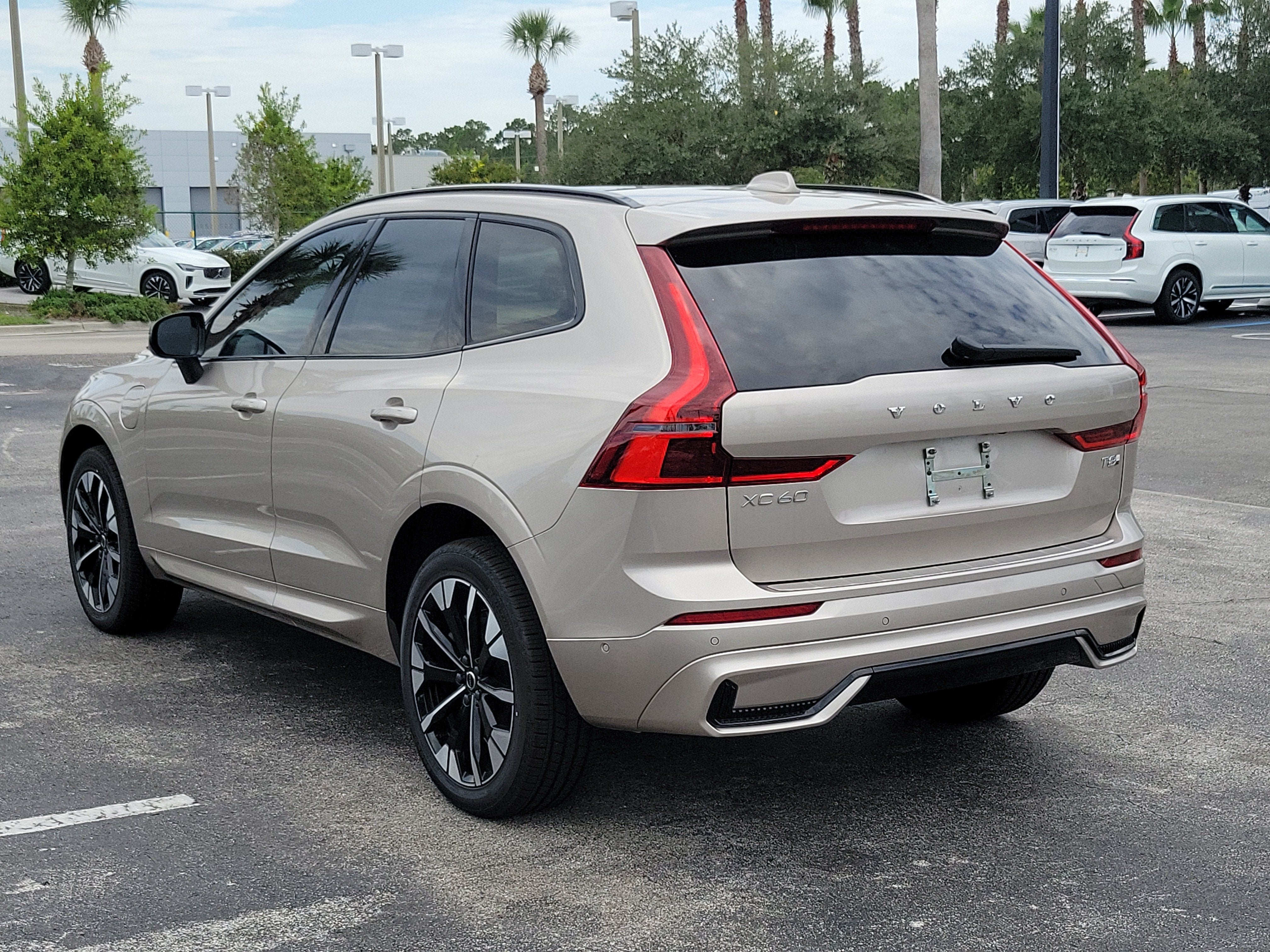 2026 Volvo XC60 Plug-In Hybrid Plus