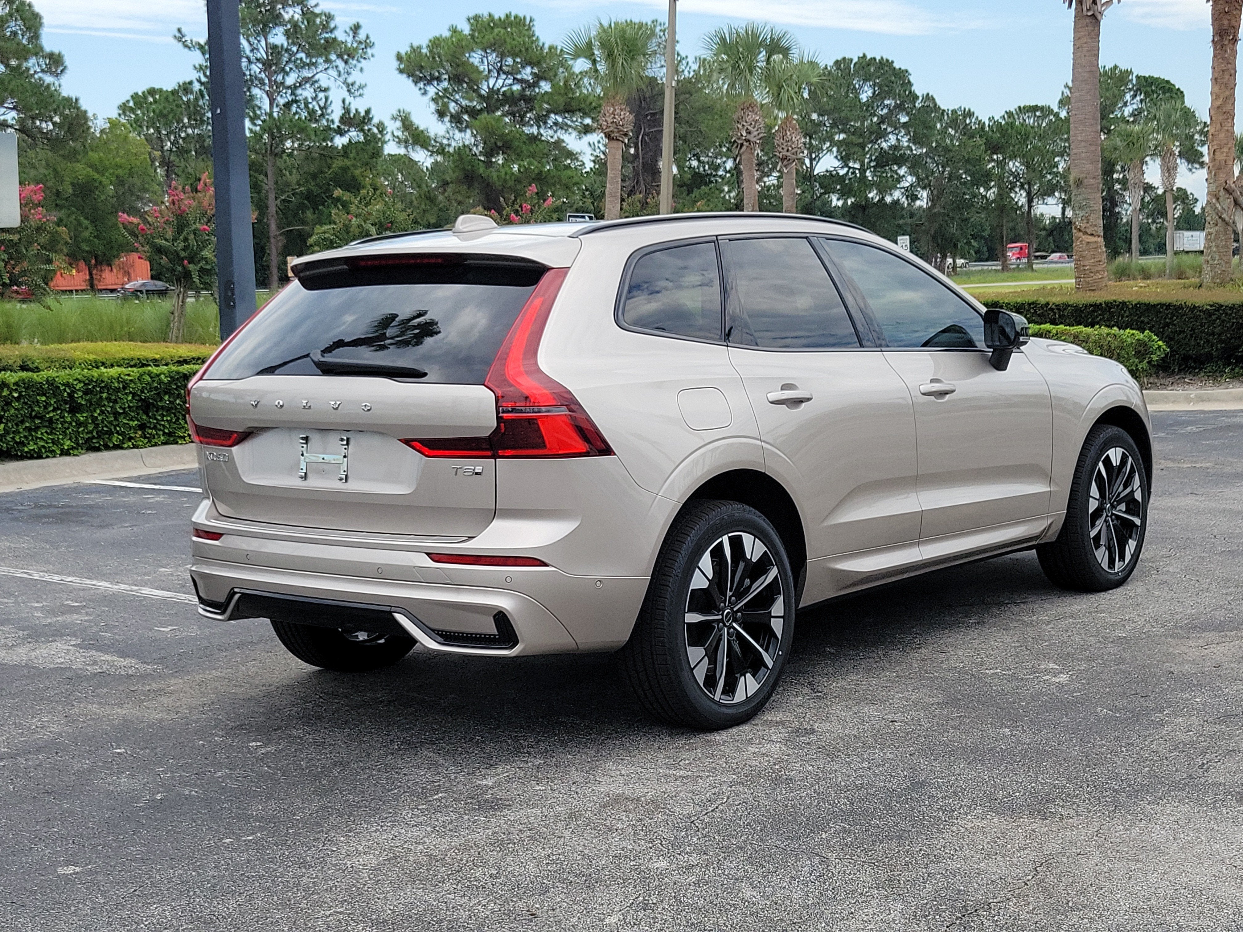 2026 Volvo XC60 Plug-In Hybrid Plus
