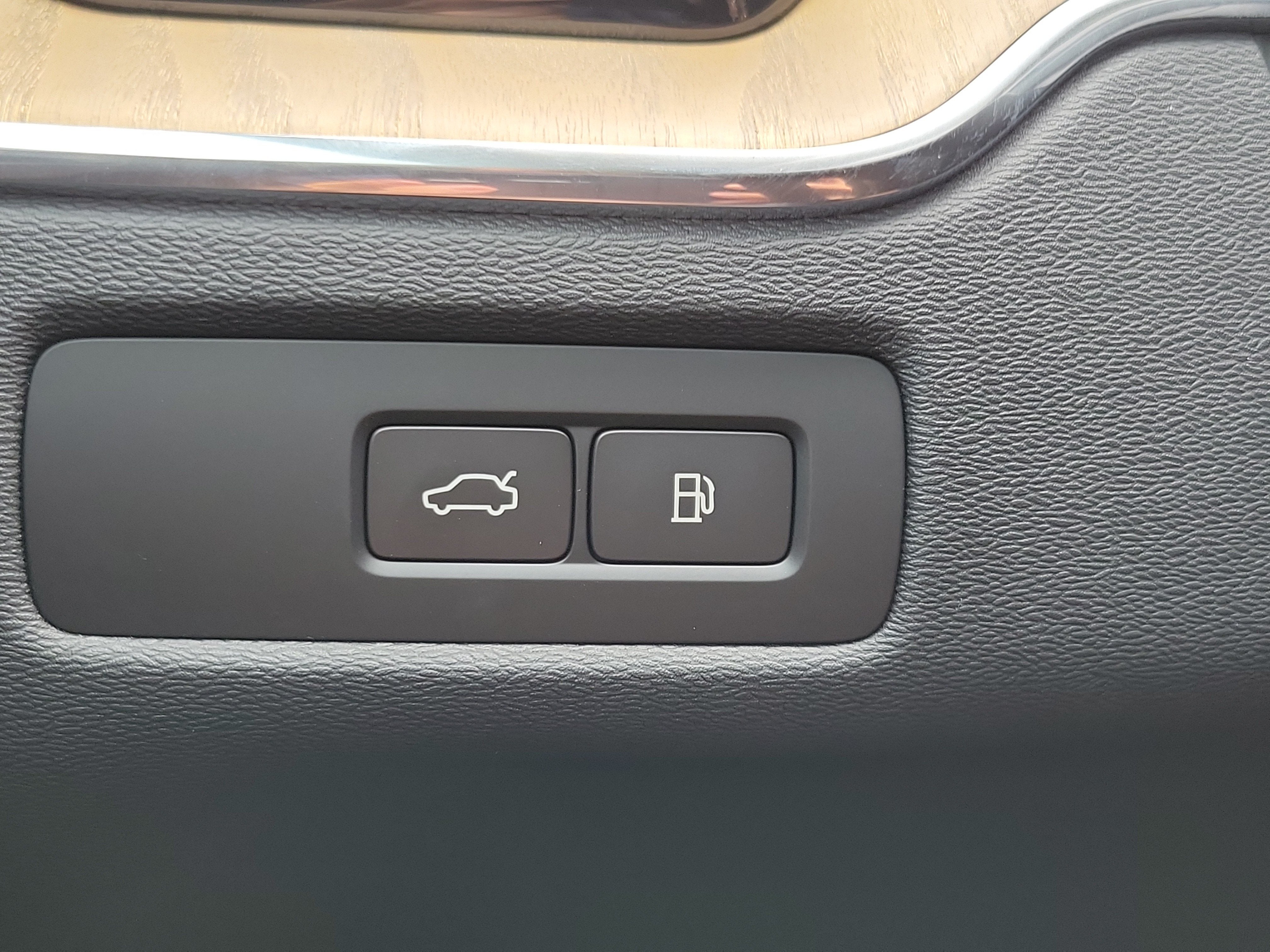 2026 Volvo XC60 Plug-In Hybrid Core