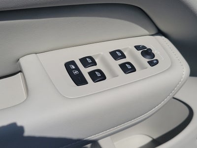2026 Volvo XC60 Plug-In Hybrid Ultra