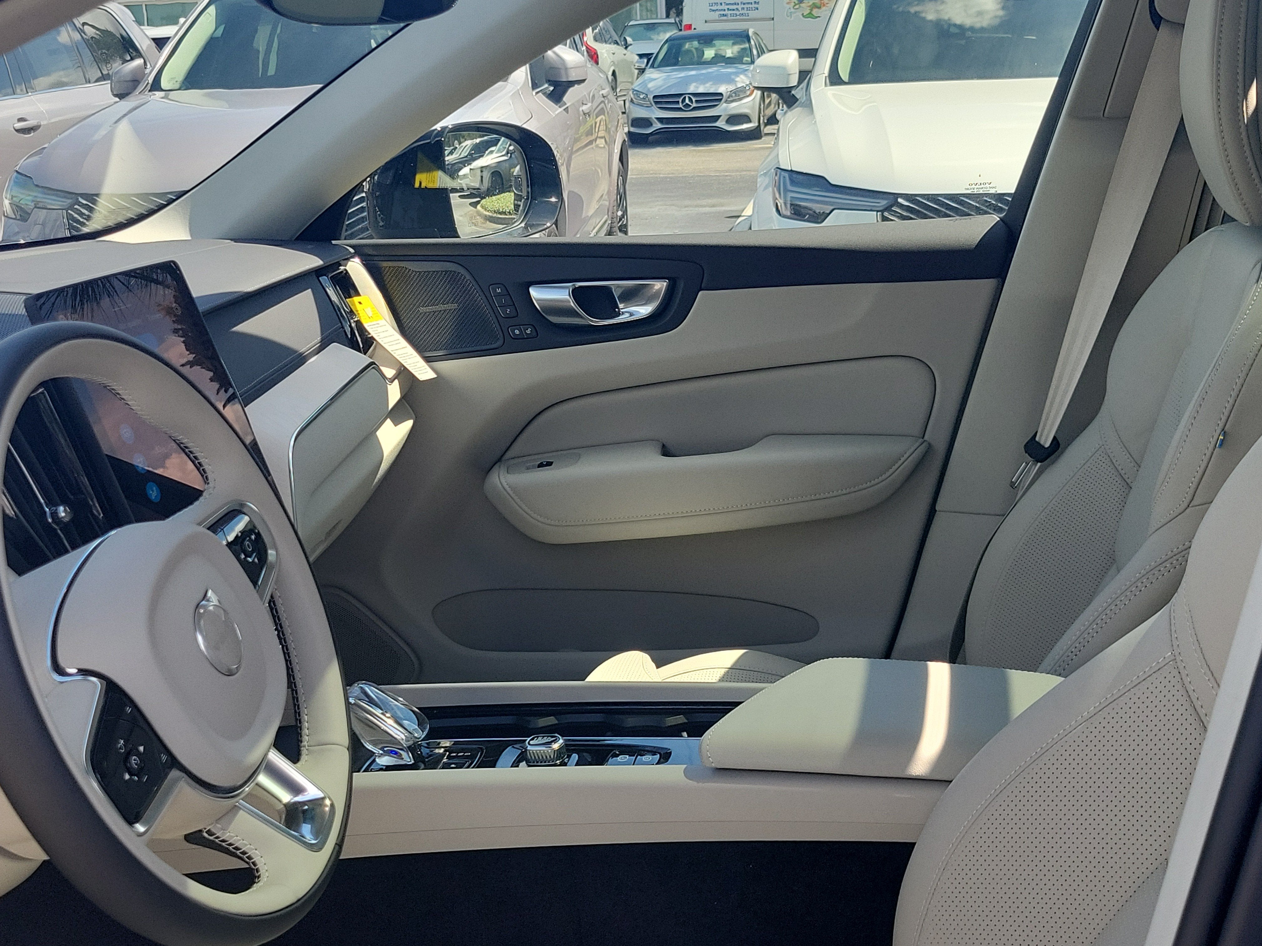 2026 Volvo XC60 Plug-In Hybrid Ultra