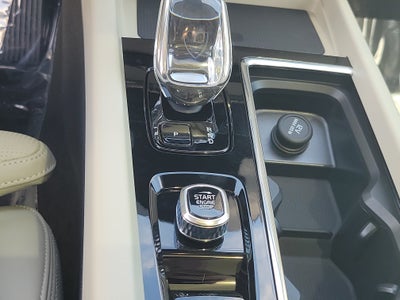 2026 Volvo XC60 Plug-In Hybrid Ultra