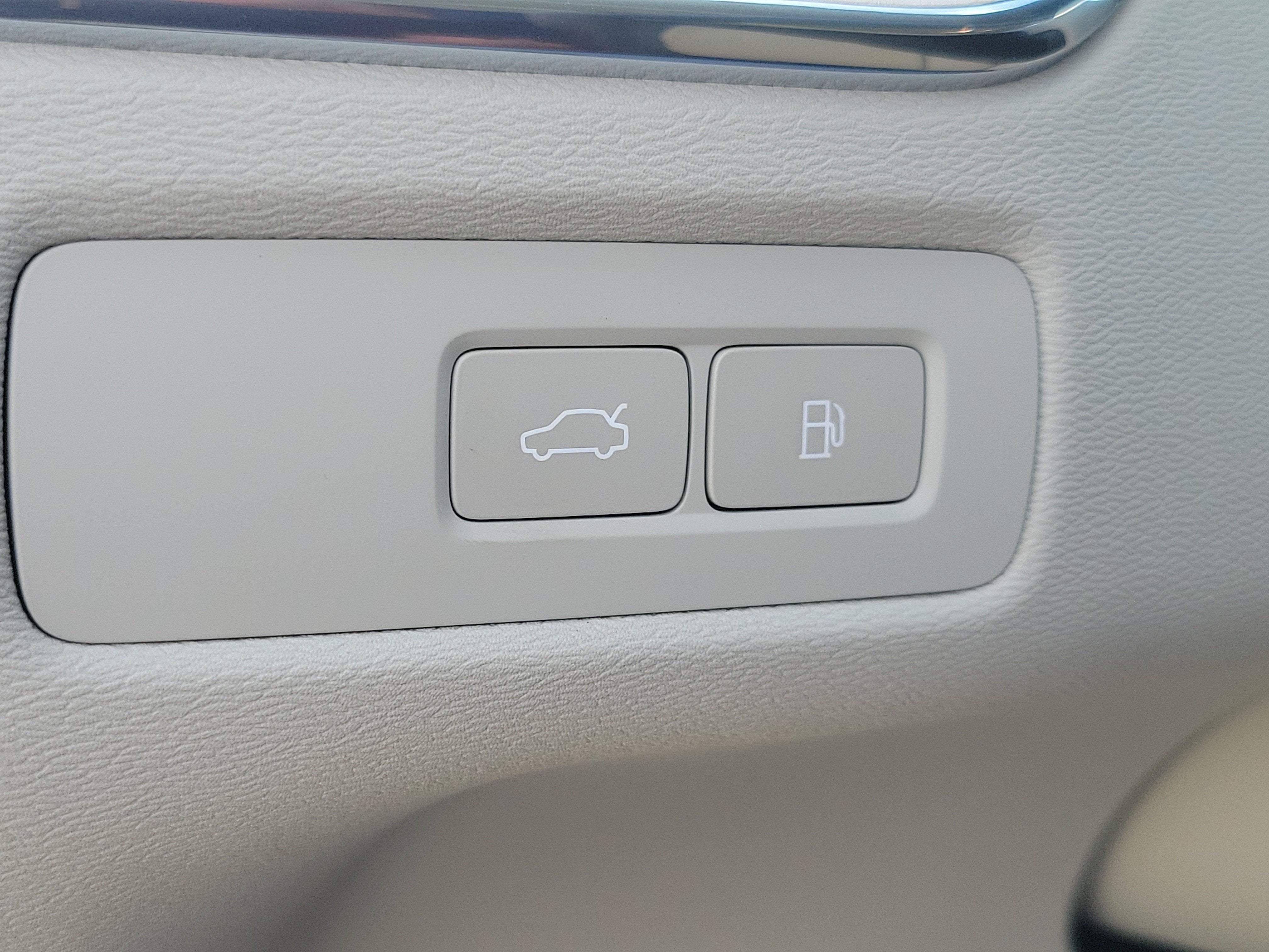 2026 Volvo XC60 Plug-In Hybrid Ultra