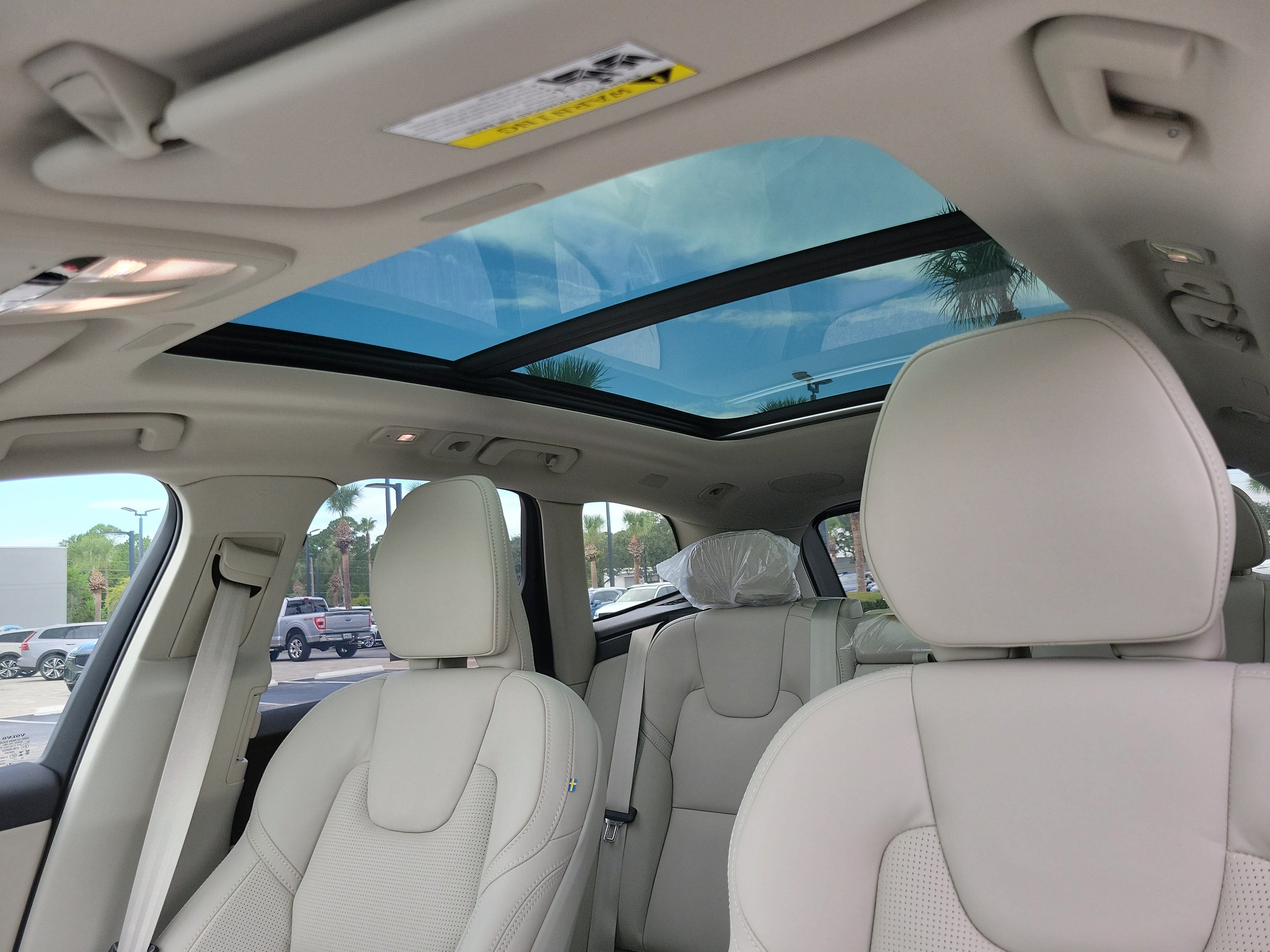 2026 Volvo XC60 Plug-In Hybrid Ultra
