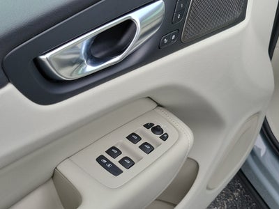 2026 Volvo XC60 Plug-In Hybrid Ultra