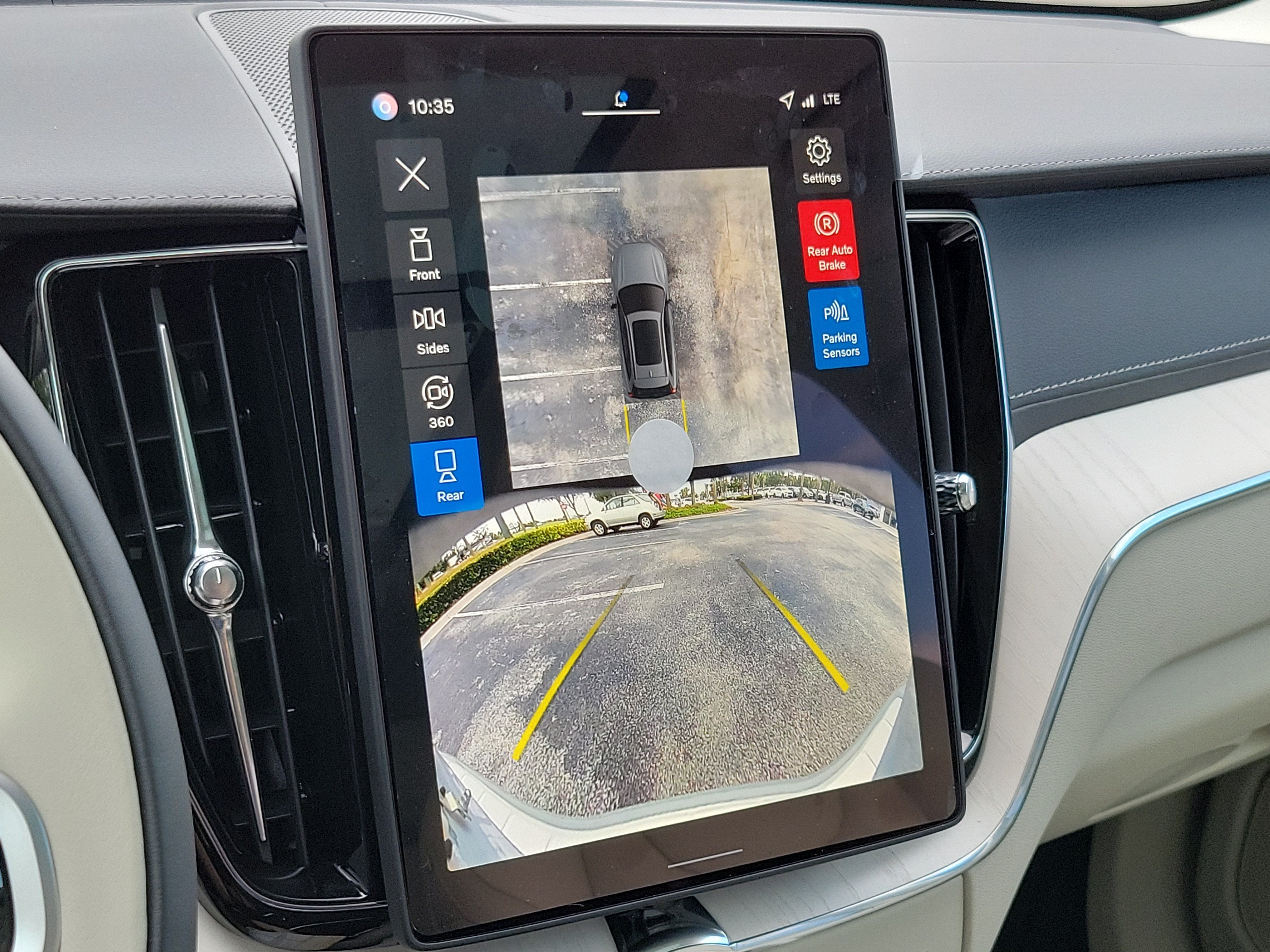2026 Volvo XC60 Plug-In Hybrid Ultra