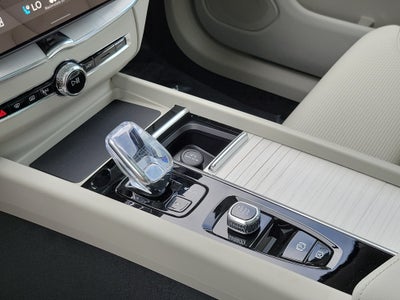 2026 Volvo XC60 Plug-In Hybrid Ultra