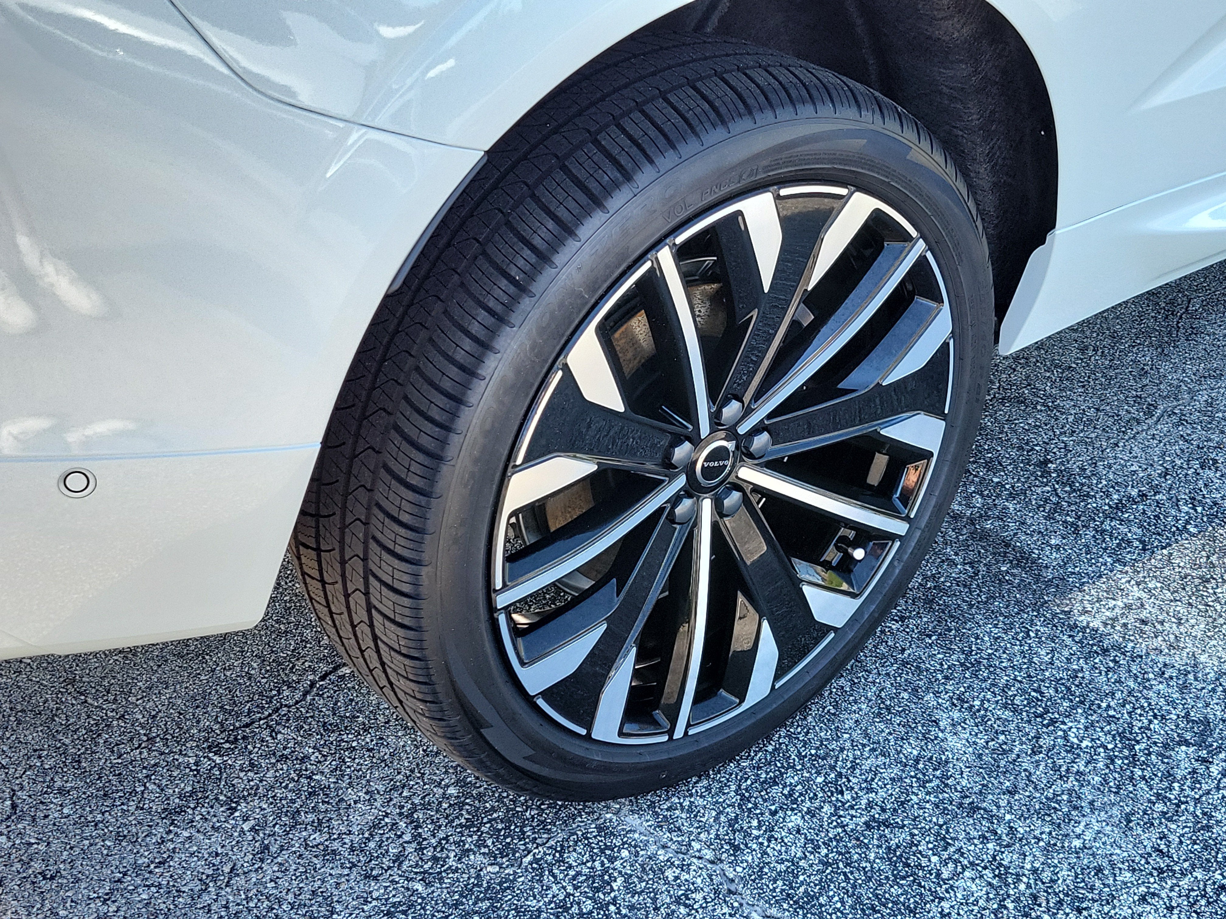 2027 Volvo XC60 Plug-In Hybrid Ultra