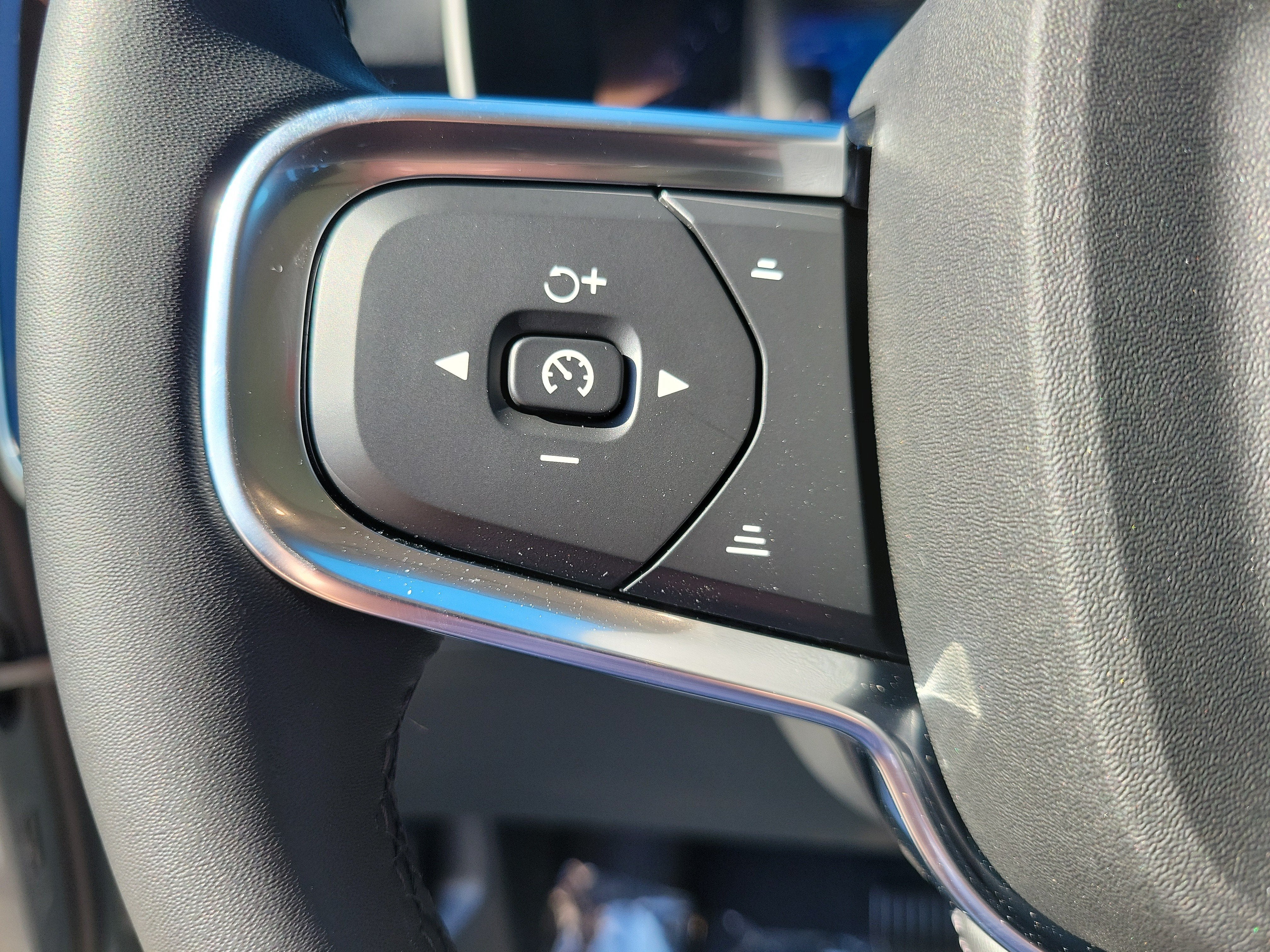 2026 Volvo XC40 Plus