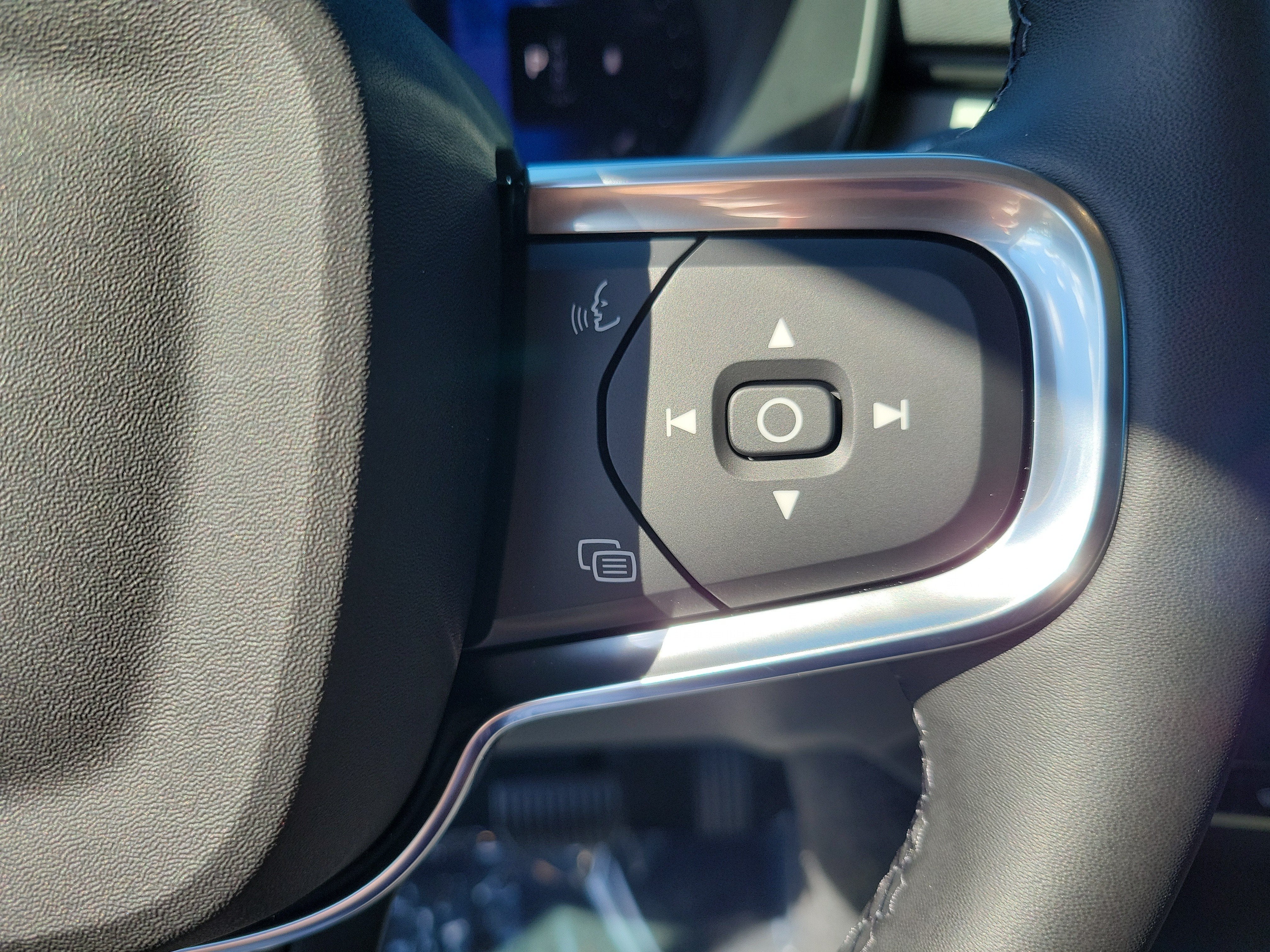 2026 Volvo XC40 Plus