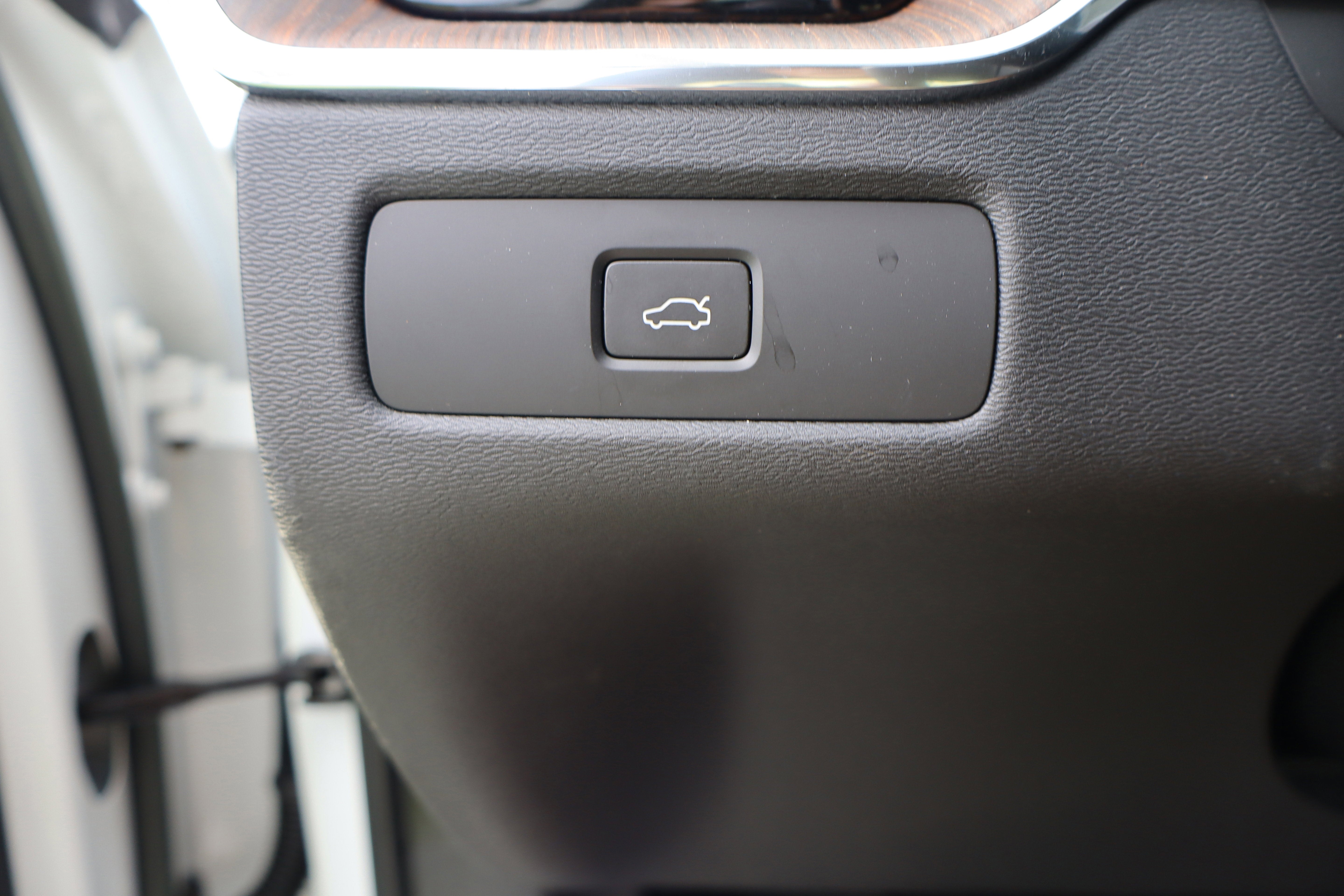 2023 Volvo XC60 Plus Bright Theme