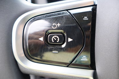 2023 Volvo XC60 Plus Bright Theme