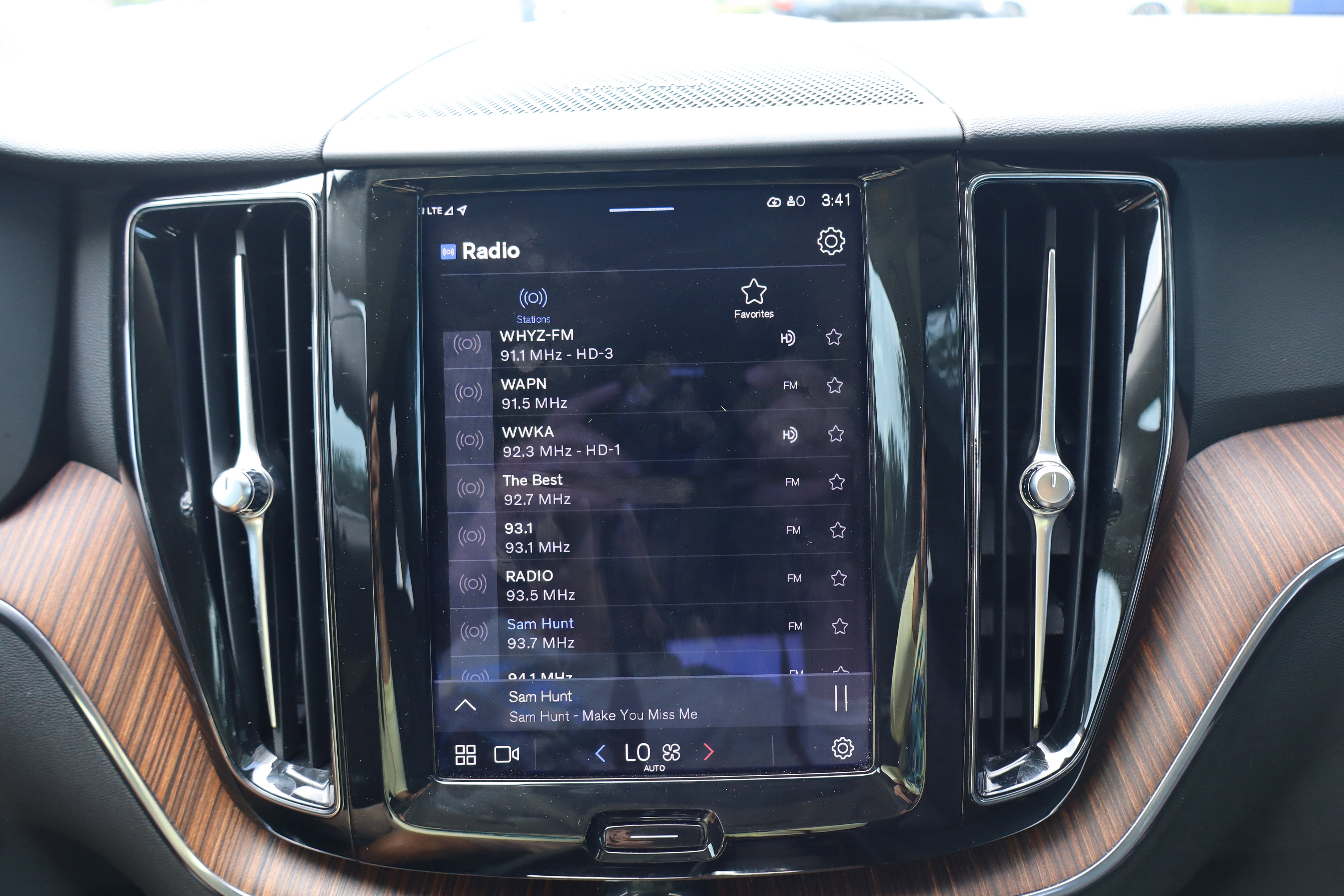 2023 Volvo XC60 Plus Bright Theme