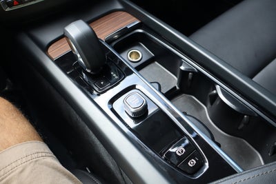 2023 Volvo XC60 Plus Bright Theme