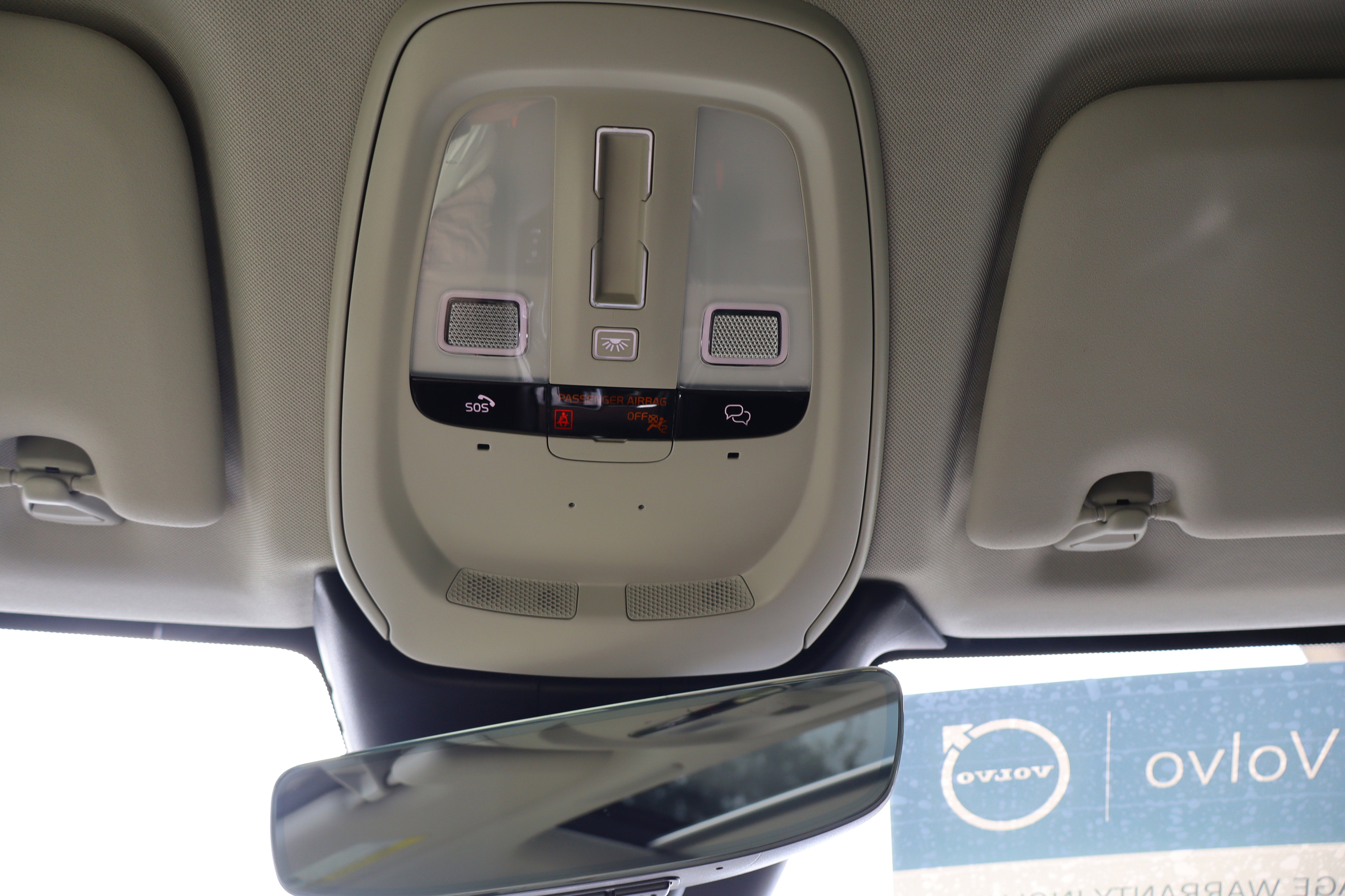 2023 Volvo XC60 Plus Bright Theme