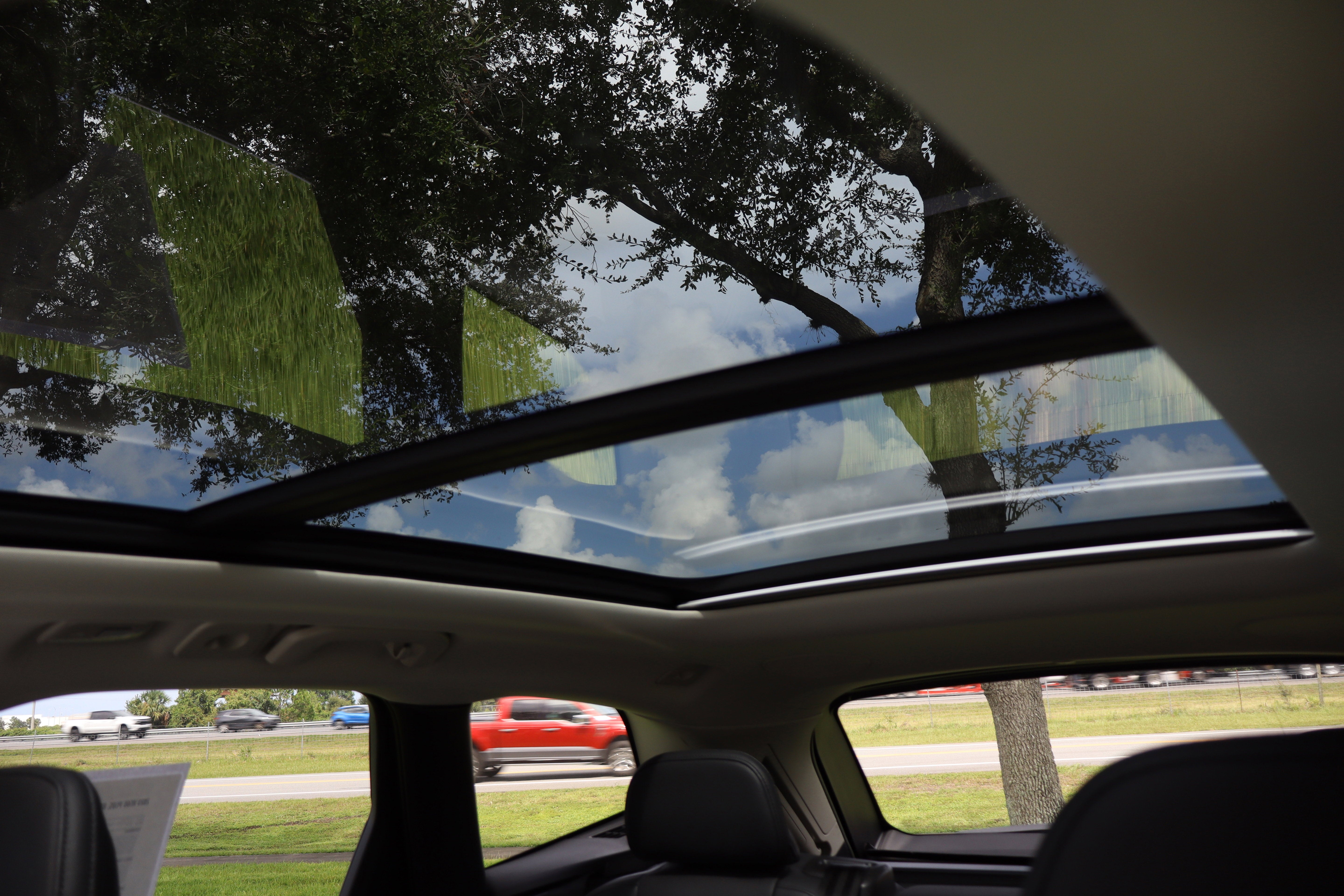 2023 Volvo XC60 Plus Bright Theme