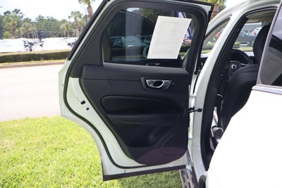 2023 Volvo XC60 Plus Bright Theme