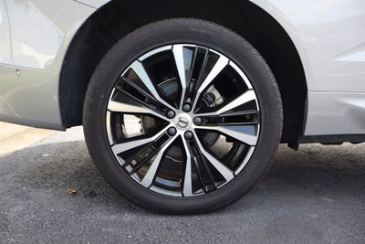 2023 Volvo XC60 Plus Dark Theme