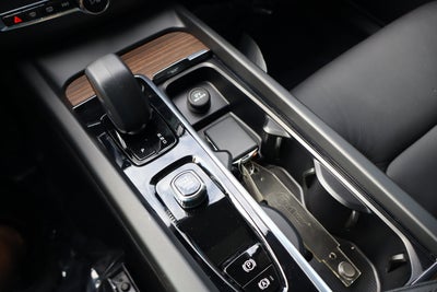 2023 Volvo XC60 Plus Dark Theme