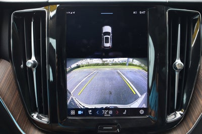 2023 Volvo XC60 Plus Dark Theme