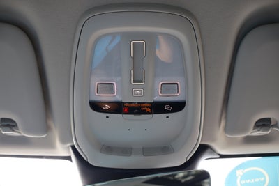 2023 Volvo XC60 Plus Dark Theme