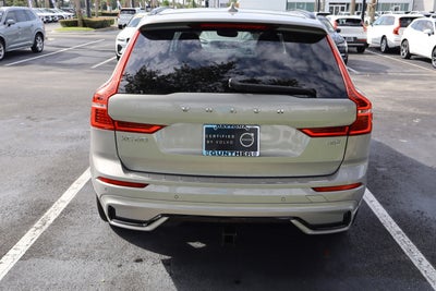 2023 Volvo XC60 Plus Dark Theme