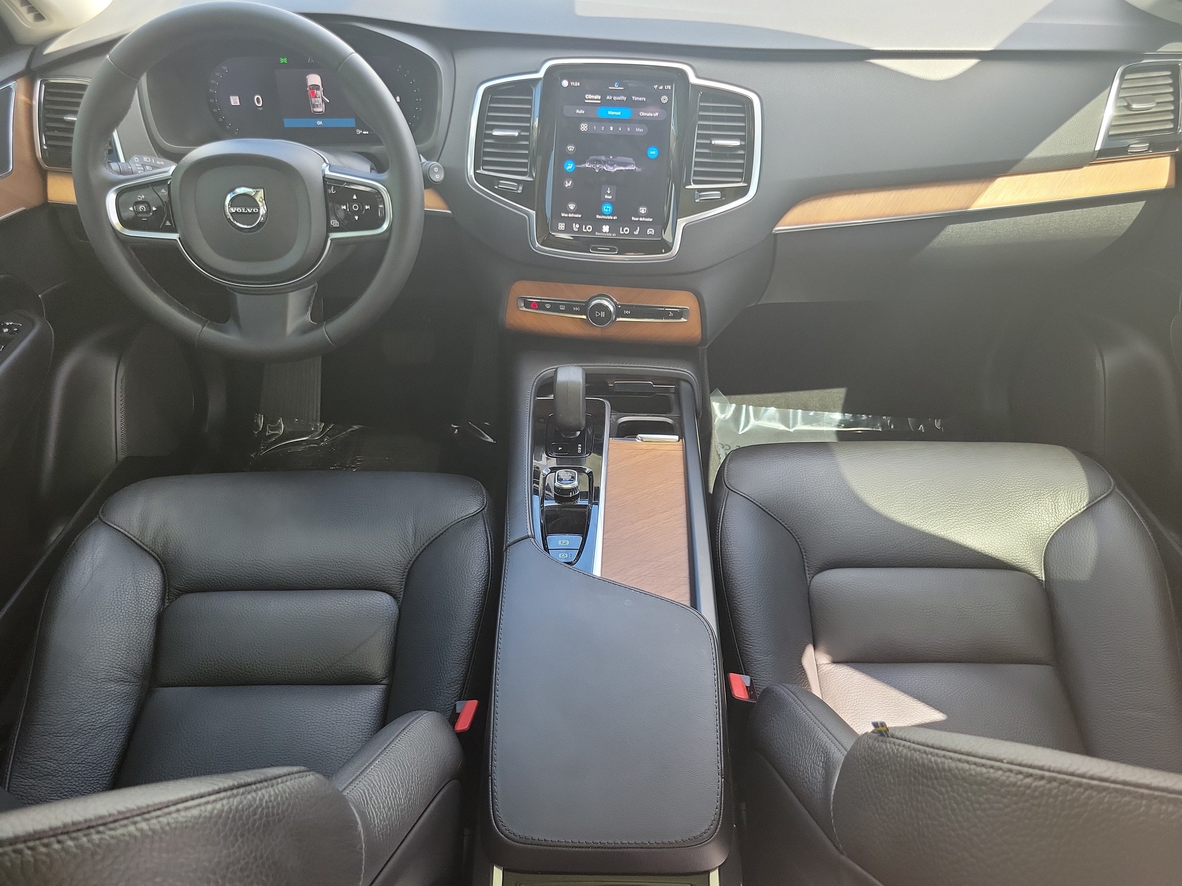 2024 Volvo XC90 Plus Bright Theme
