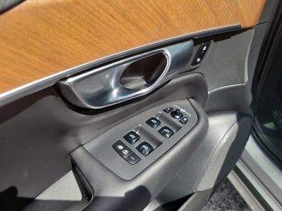 2024 Volvo XC90 Plus Bright Theme