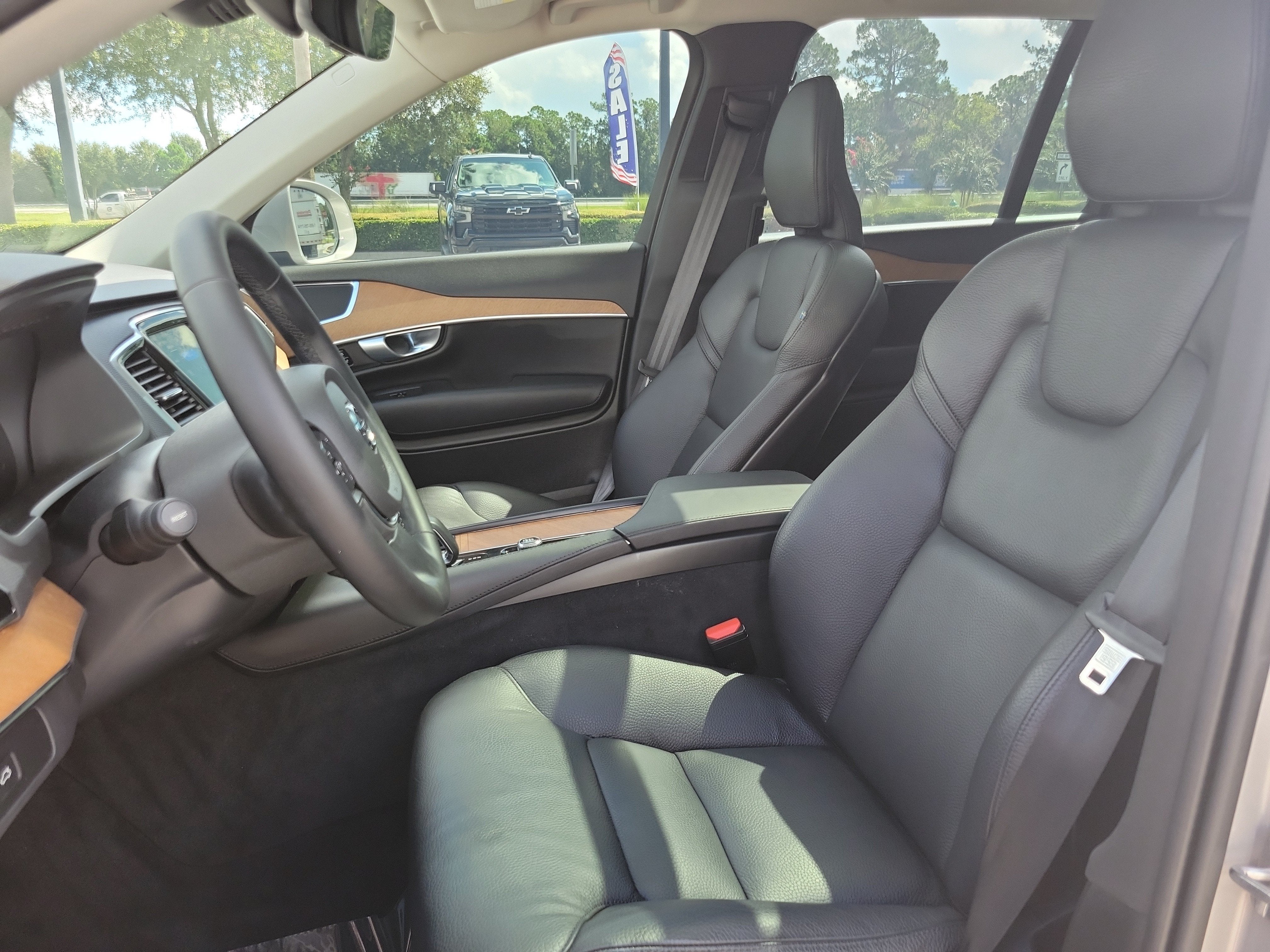 2024 Volvo XC90 Plus Bright Theme