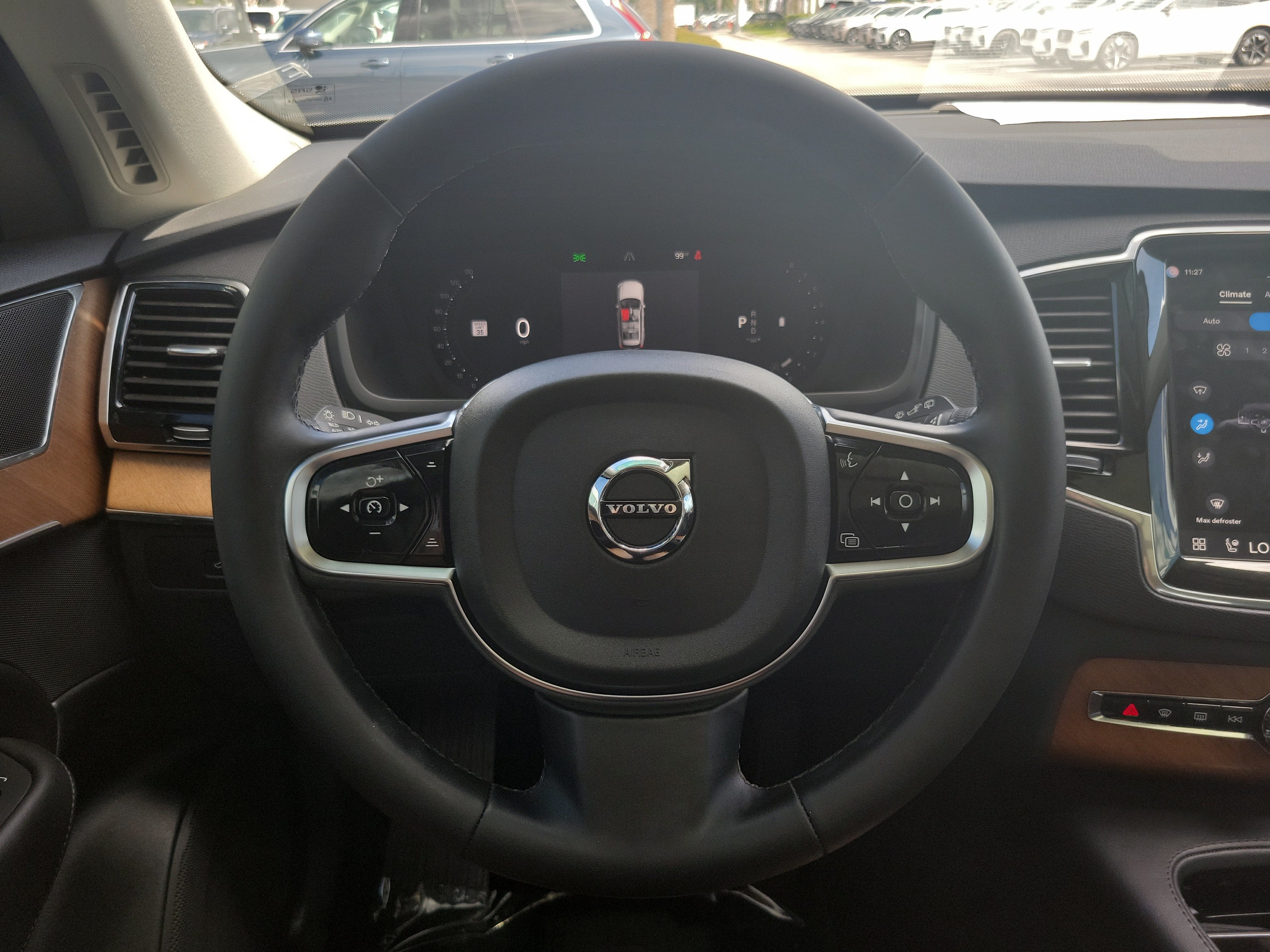 2024 Volvo XC90 Plus Bright Theme