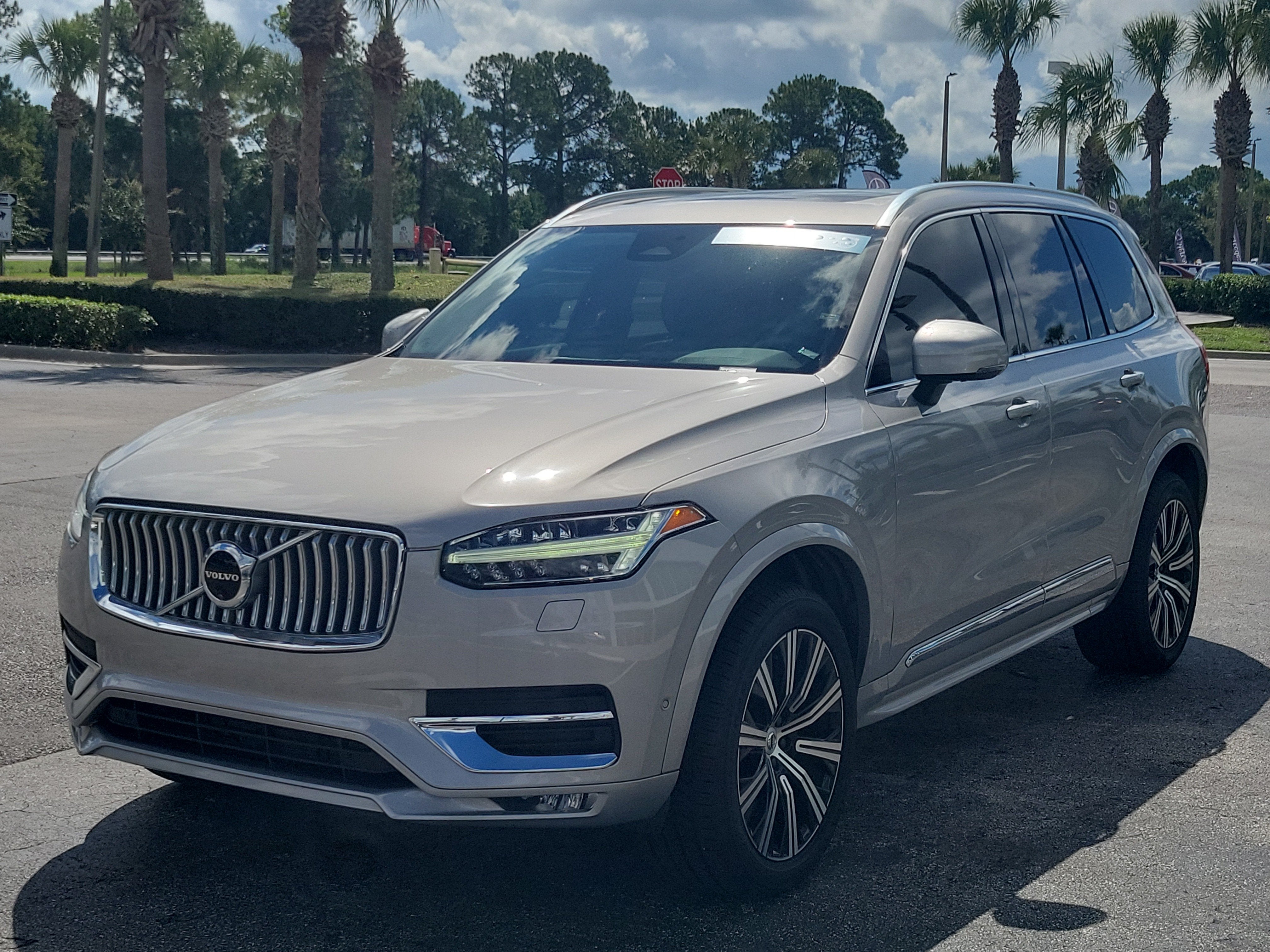 2024 Volvo XC90 Plus Bright Theme